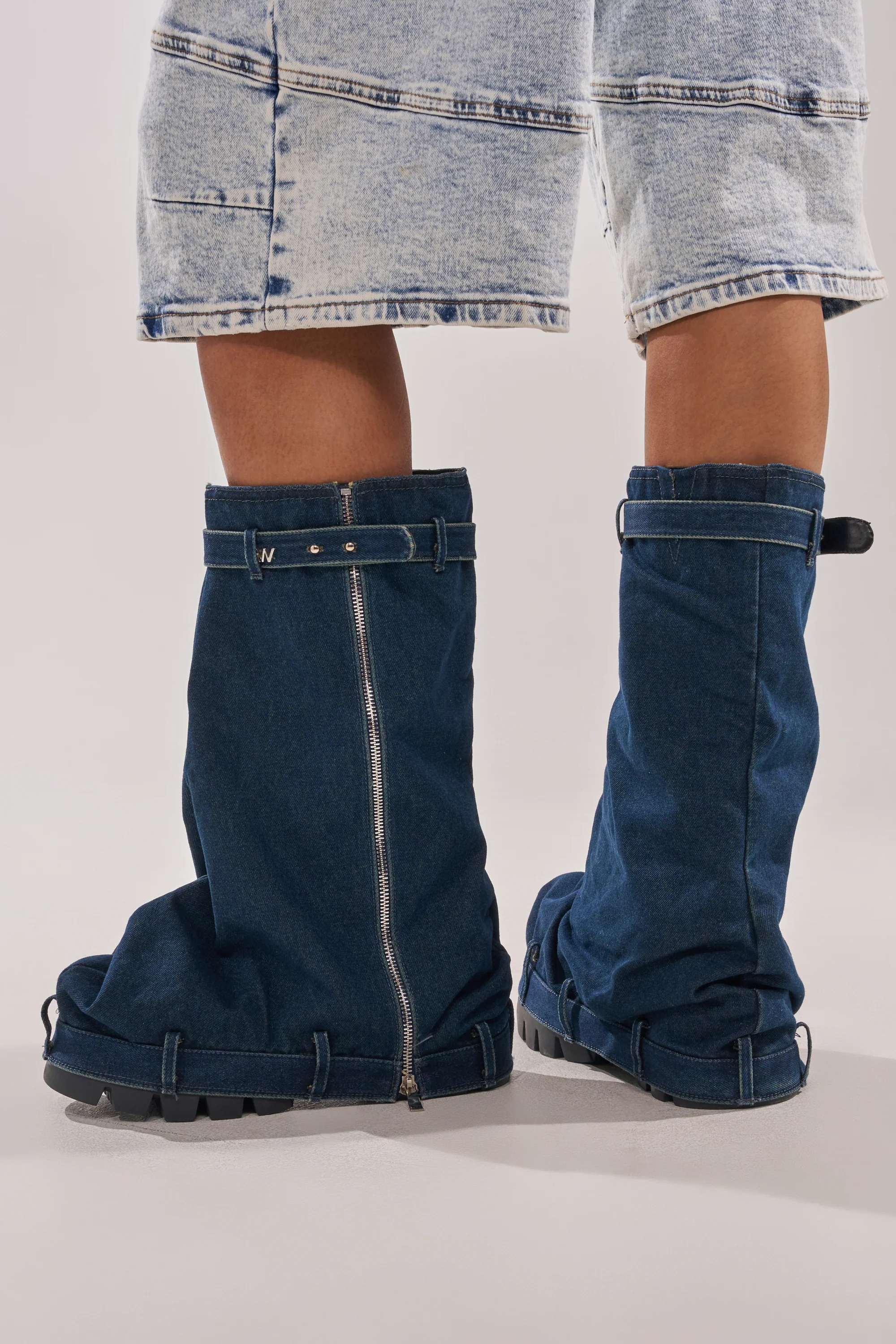 AKIRA GOLD ANGELA FOLD OVER PLATFORM BOOT IN DARK DENIM - Image 3