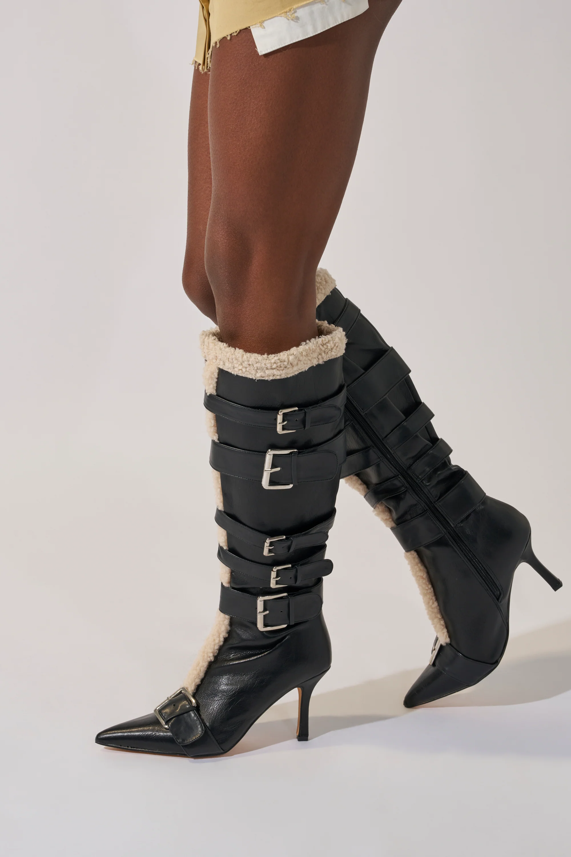 AKIRA GOLD FIERO BLACK PU AND SHERPA BUCKLE - Image 2