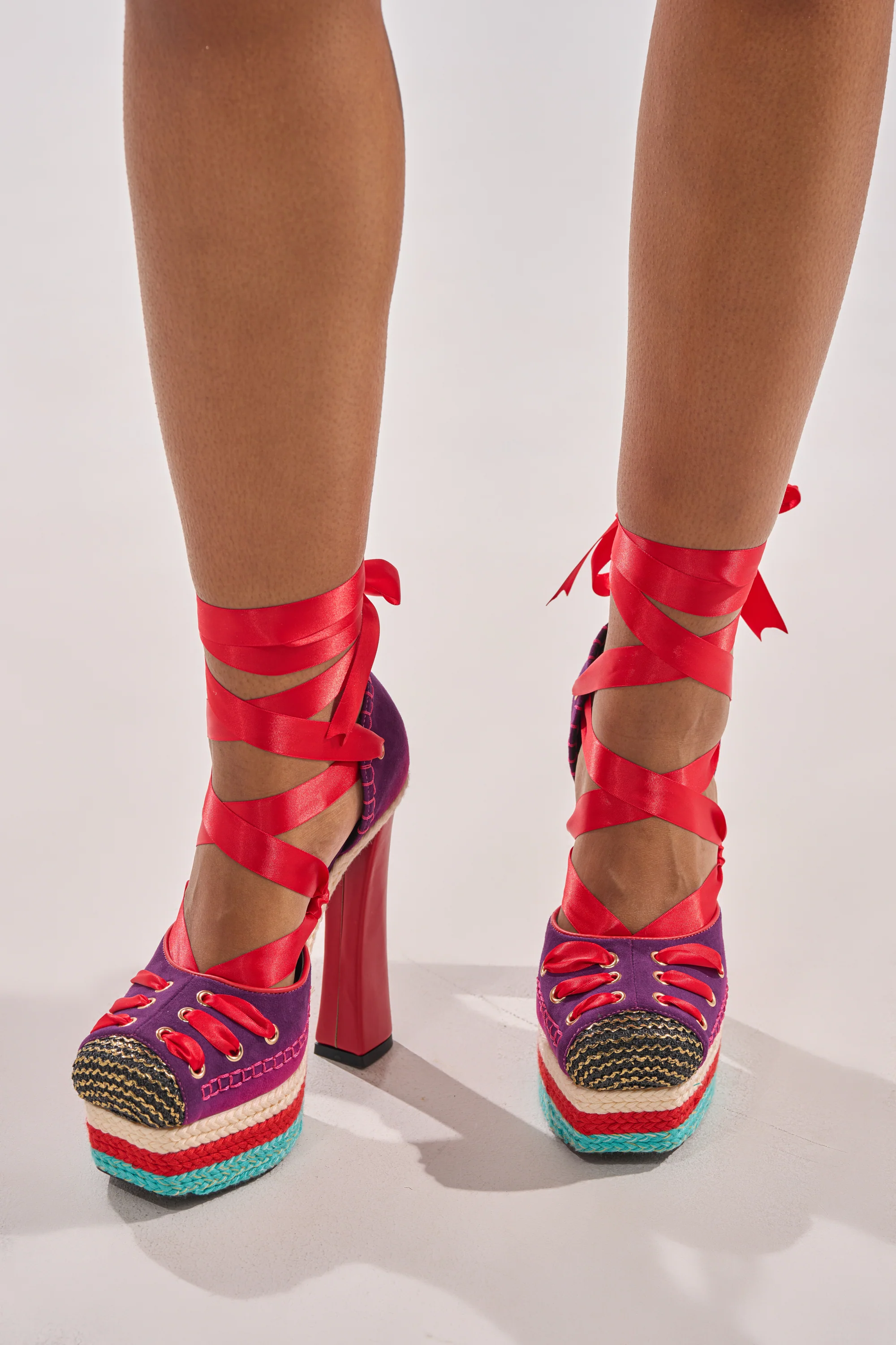 AKIRA GOLD FONTEYN RED MULTI CHUNKY PLATFORM LACE UP PUMP - Image 2