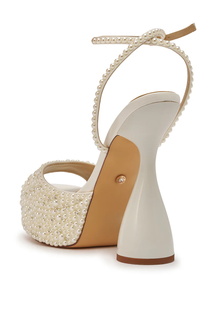 AKIRA GOLD GALINDA WHITE PEARL CHUNKY SANDAL - Image 9
