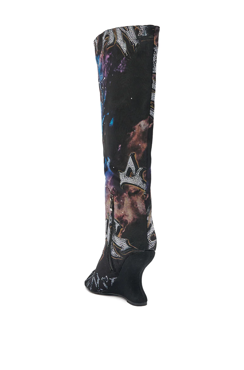 AKIRA GOLD NINE LIVES GRAPHIC OPEN TOE WEDGE BOOT - Image 5