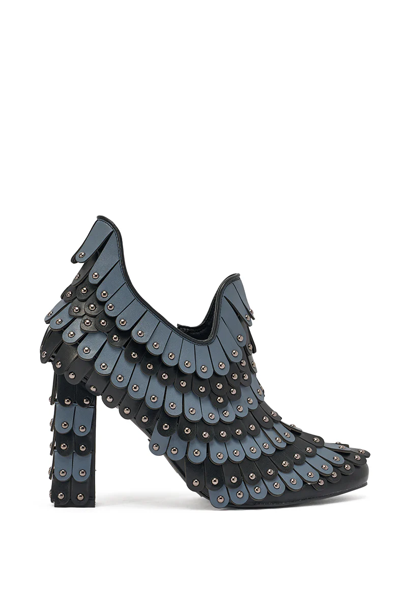 AKIRA GOLD OSTENTATION BLACK ABSTRACT PUMP - Image 4