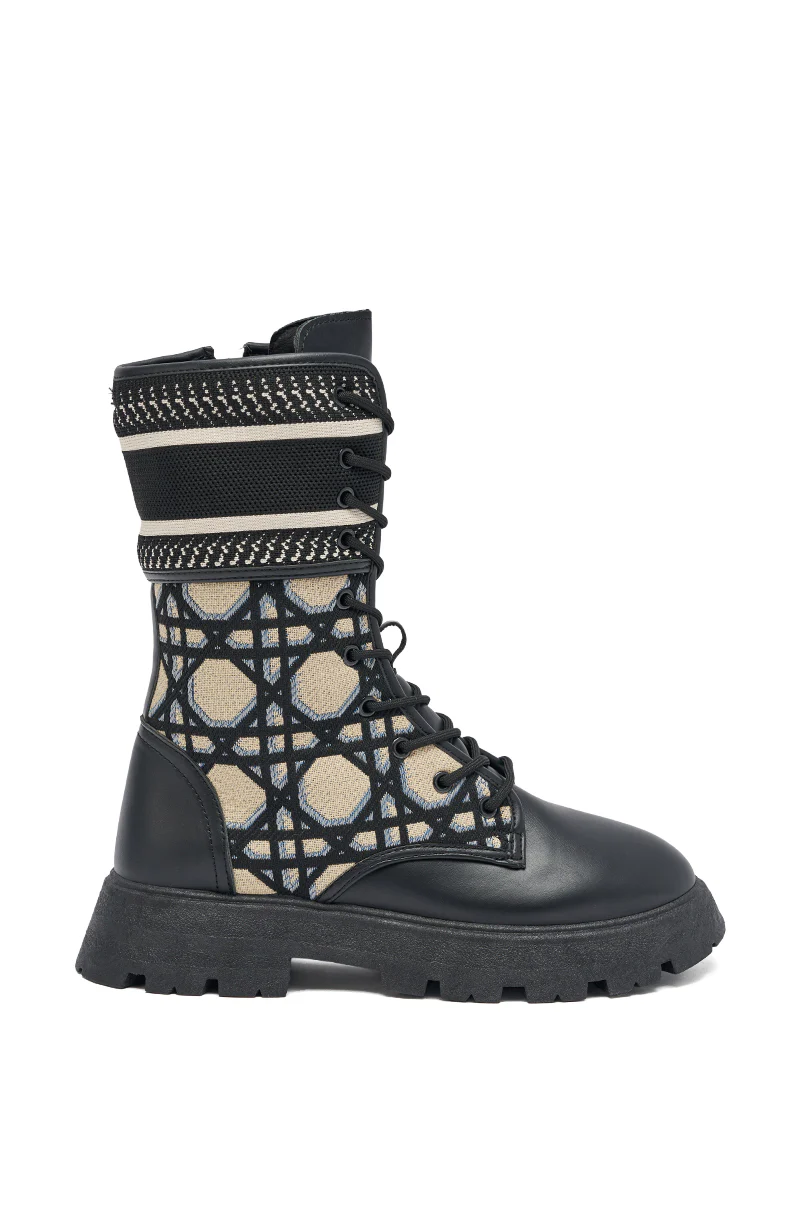 AMADA CANVAS PRINT COMBAT BOOT - Image 4