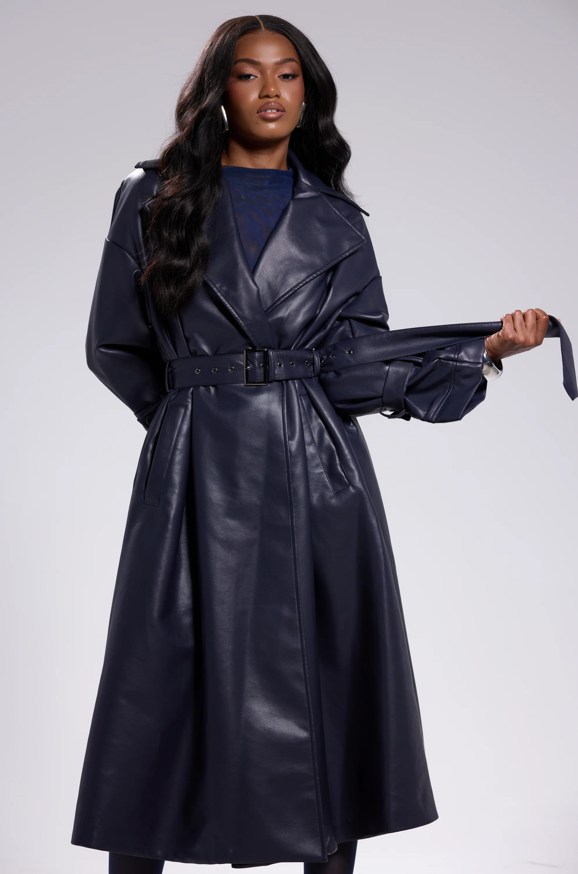 ALINNA FAUX LEATHER TRENCH IN NAVY - Image 3
