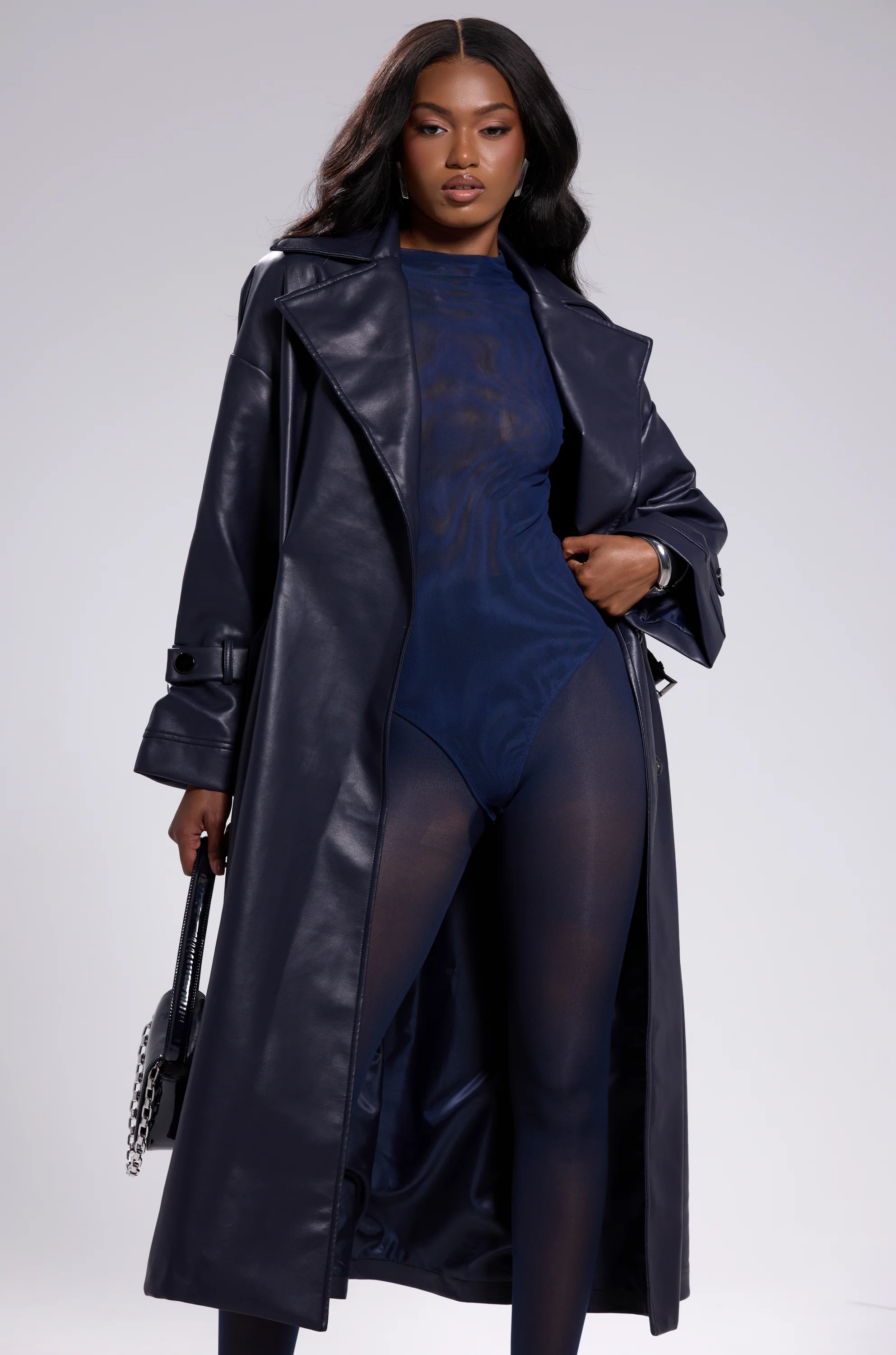 ALINNA FAUX LEATHER TRENCH IN NAVY - Image 5