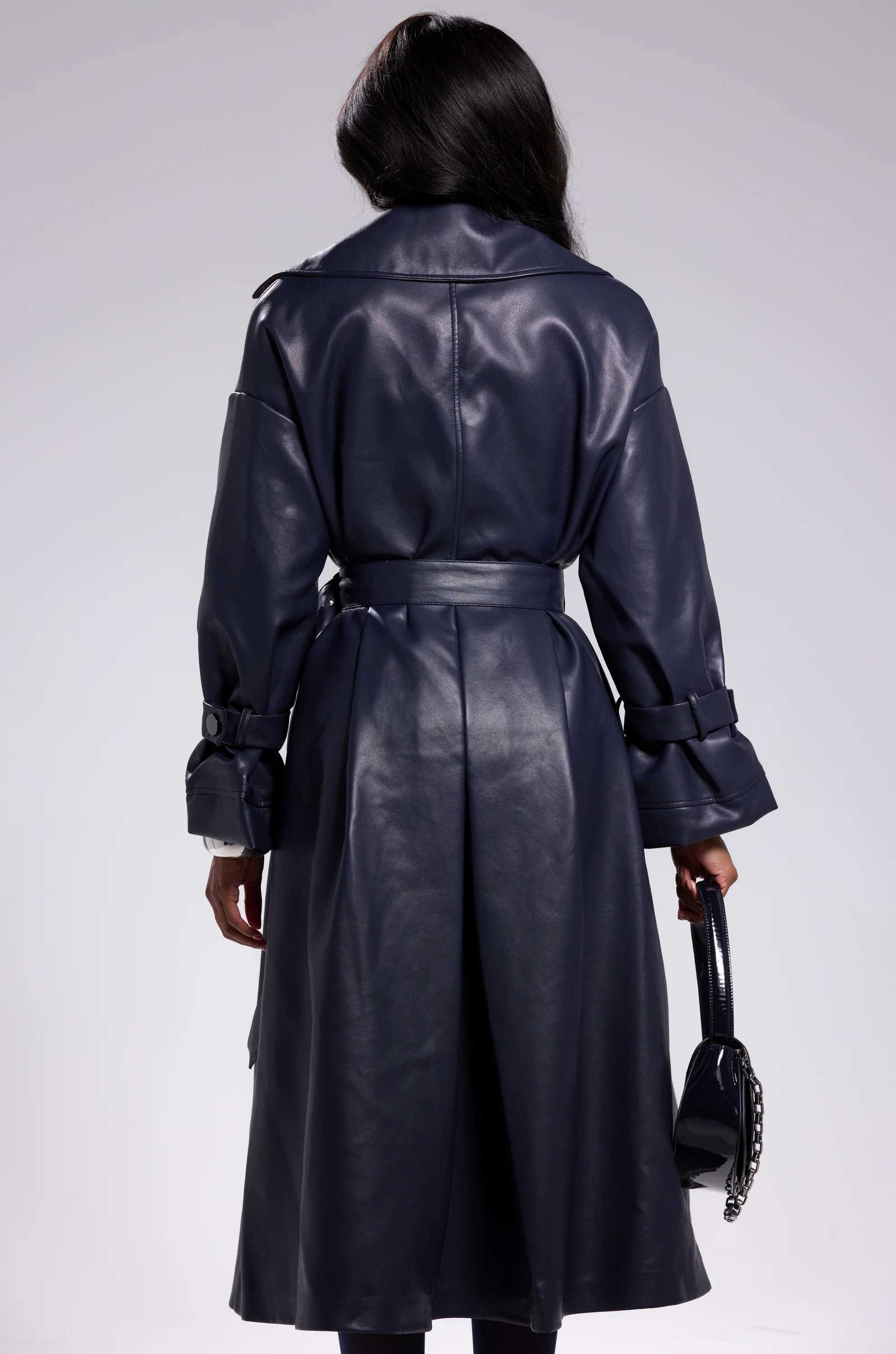 ALINNA FAUX LEATHER TRENCH IN NAVY - Image 8