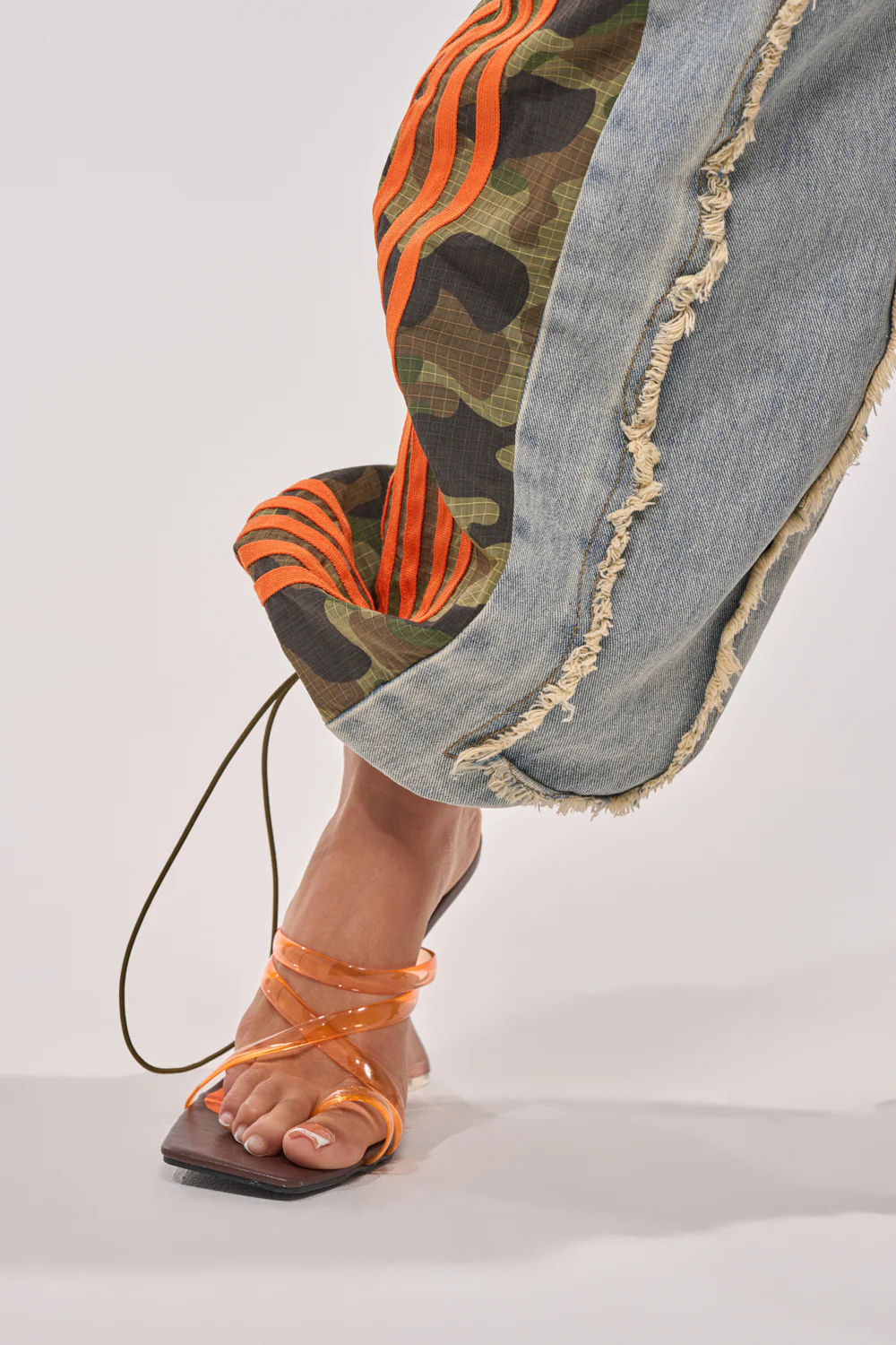 ALL AROUND THE WORLD AGAIN RELAXED FIT DENIM - Image 10