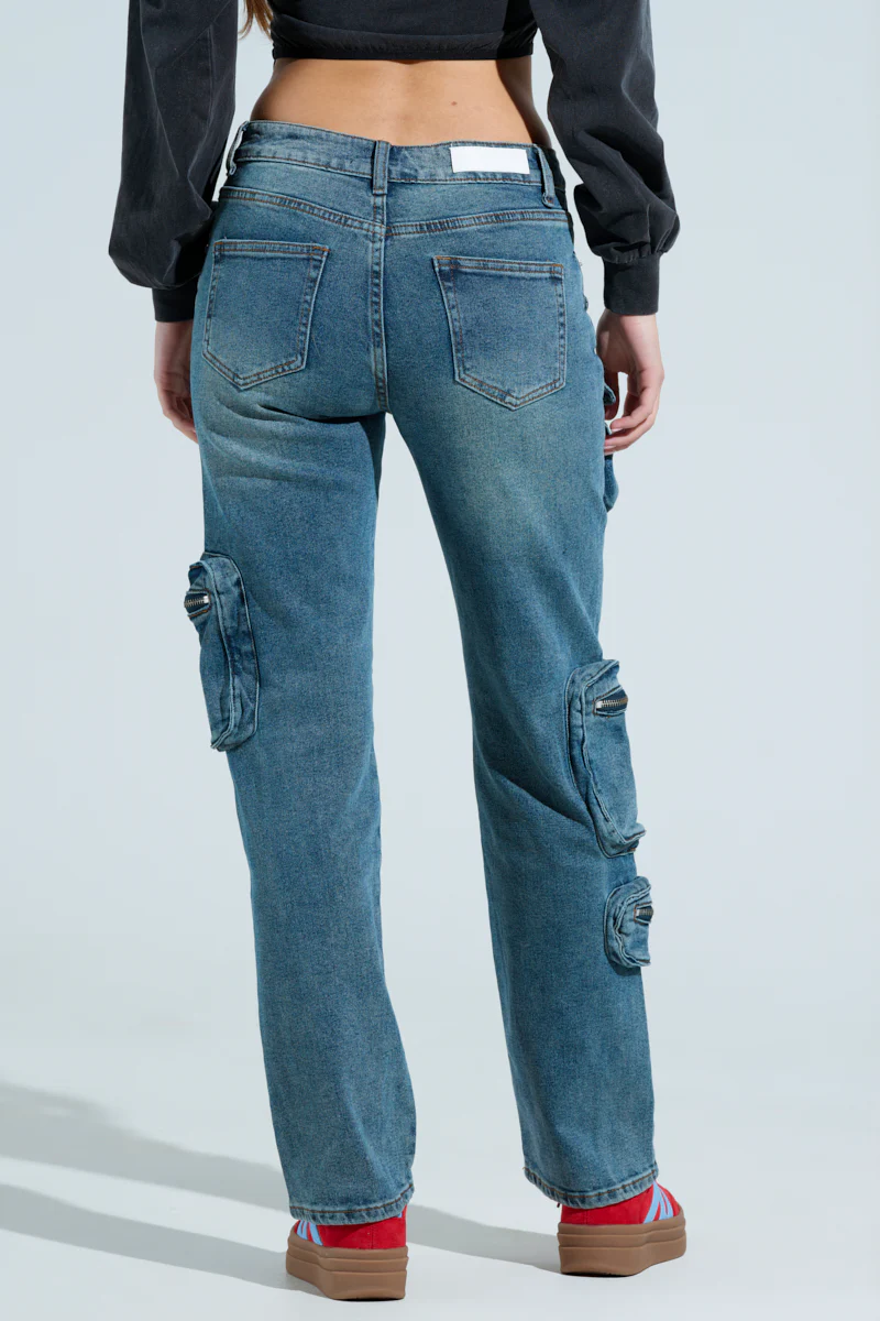ALL OVER POCKET DETAIL RELAXED FIT JEANS IN MEDIUM BLUE DENIM - Image 4