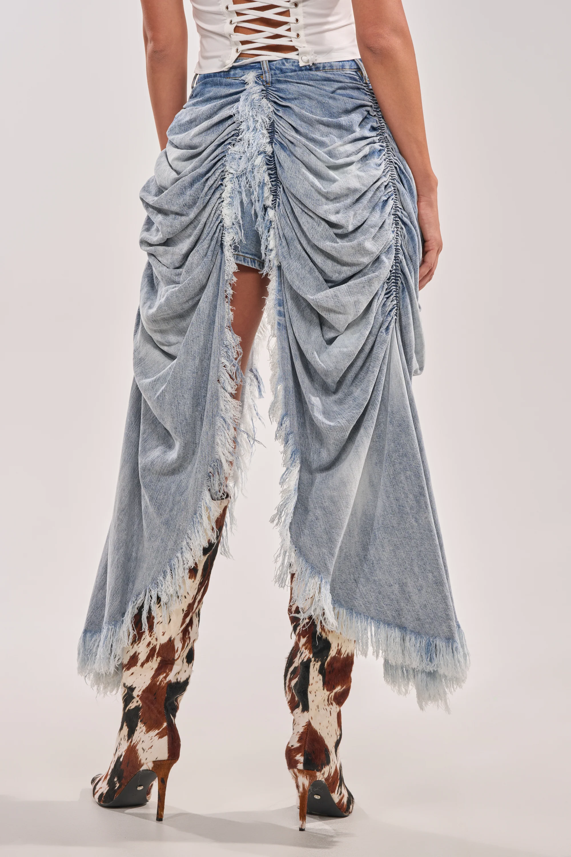 ALL OVER THE PLACE DENIM SHORT - Image 6