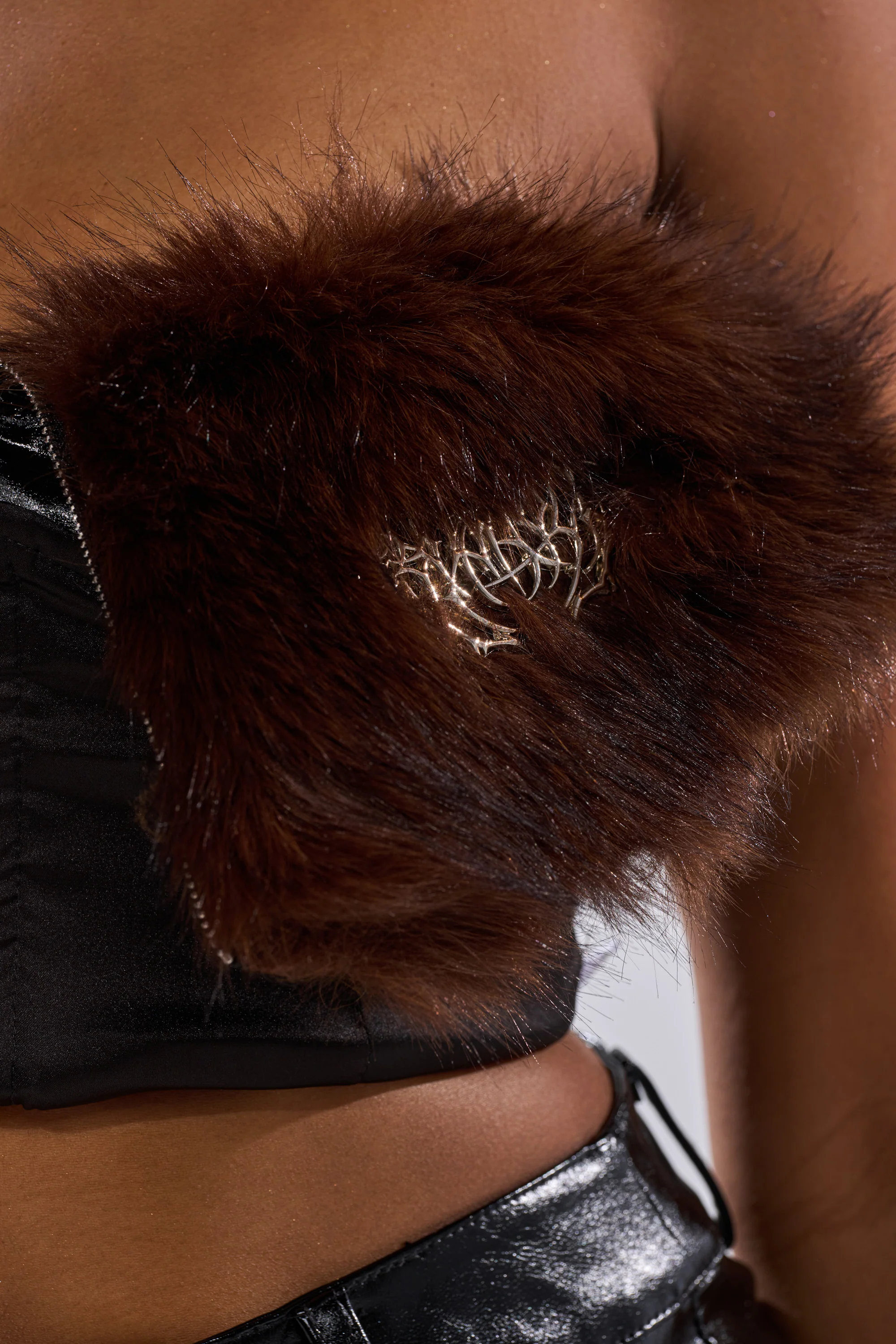 ALL THE BIG ONES CORSET WITH FUR - Image 11