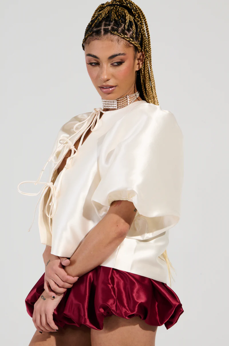 ALL THE TEA TIE FRONT BLOUSE IN IVORY - Image 3