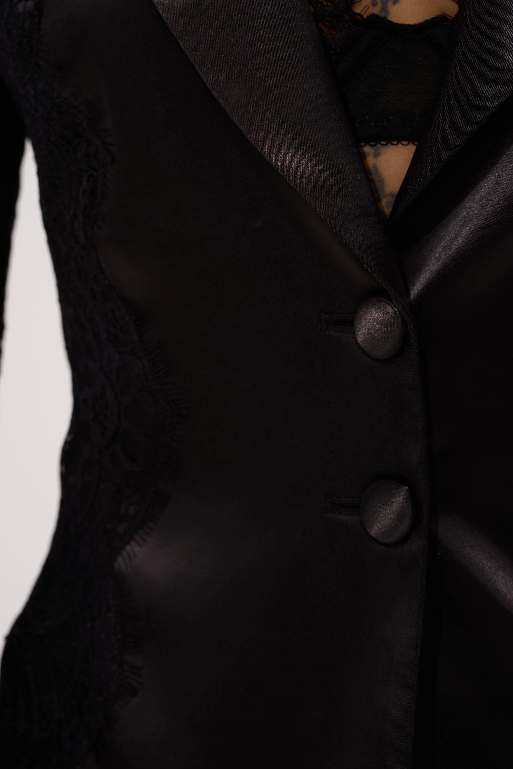 AU CONTRAIRE LACE SATIN BLAZER - Image 10