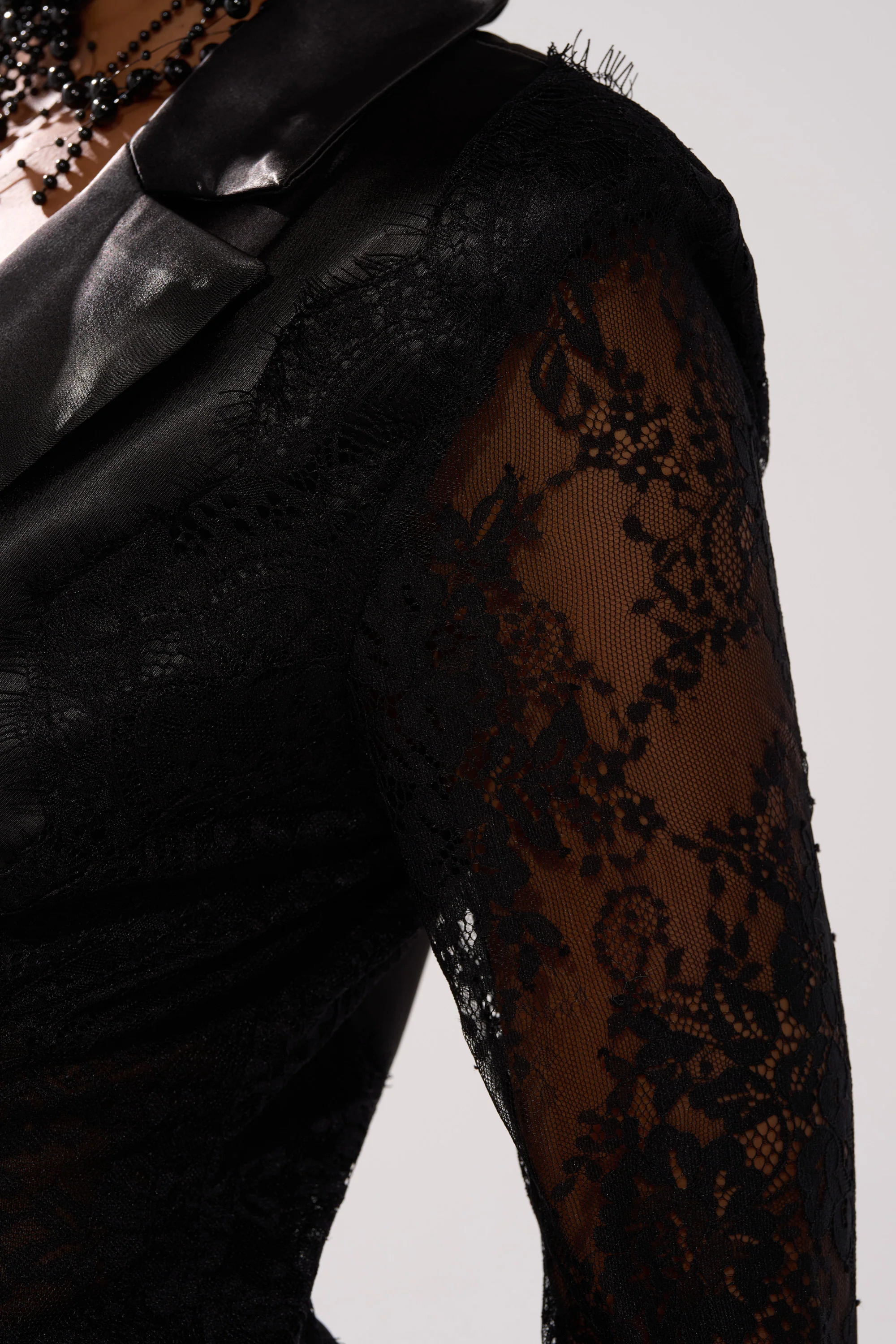 AU CONTRAIRE LACE SATIN BLAZER - Image 12