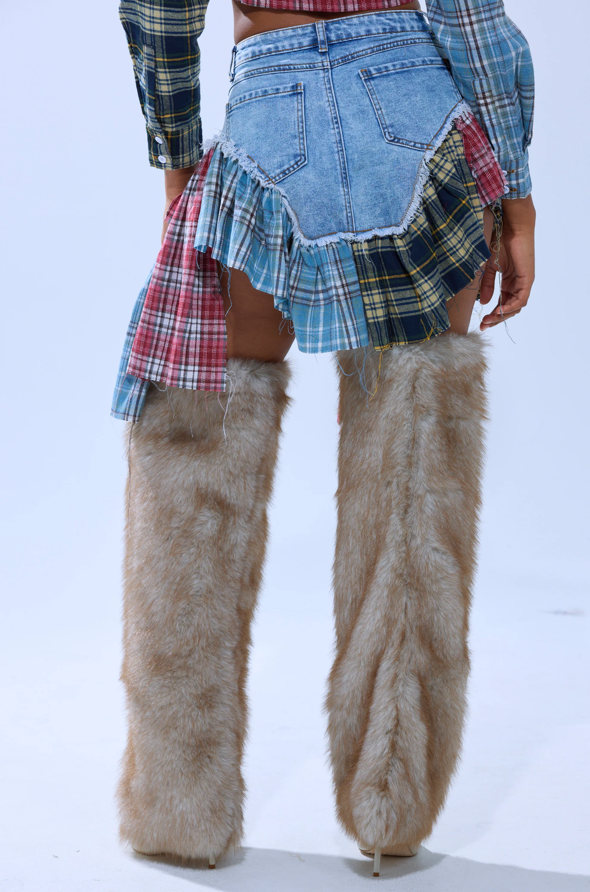 AUTUMN VIBES PLAID MINI SKIRT - Image 5