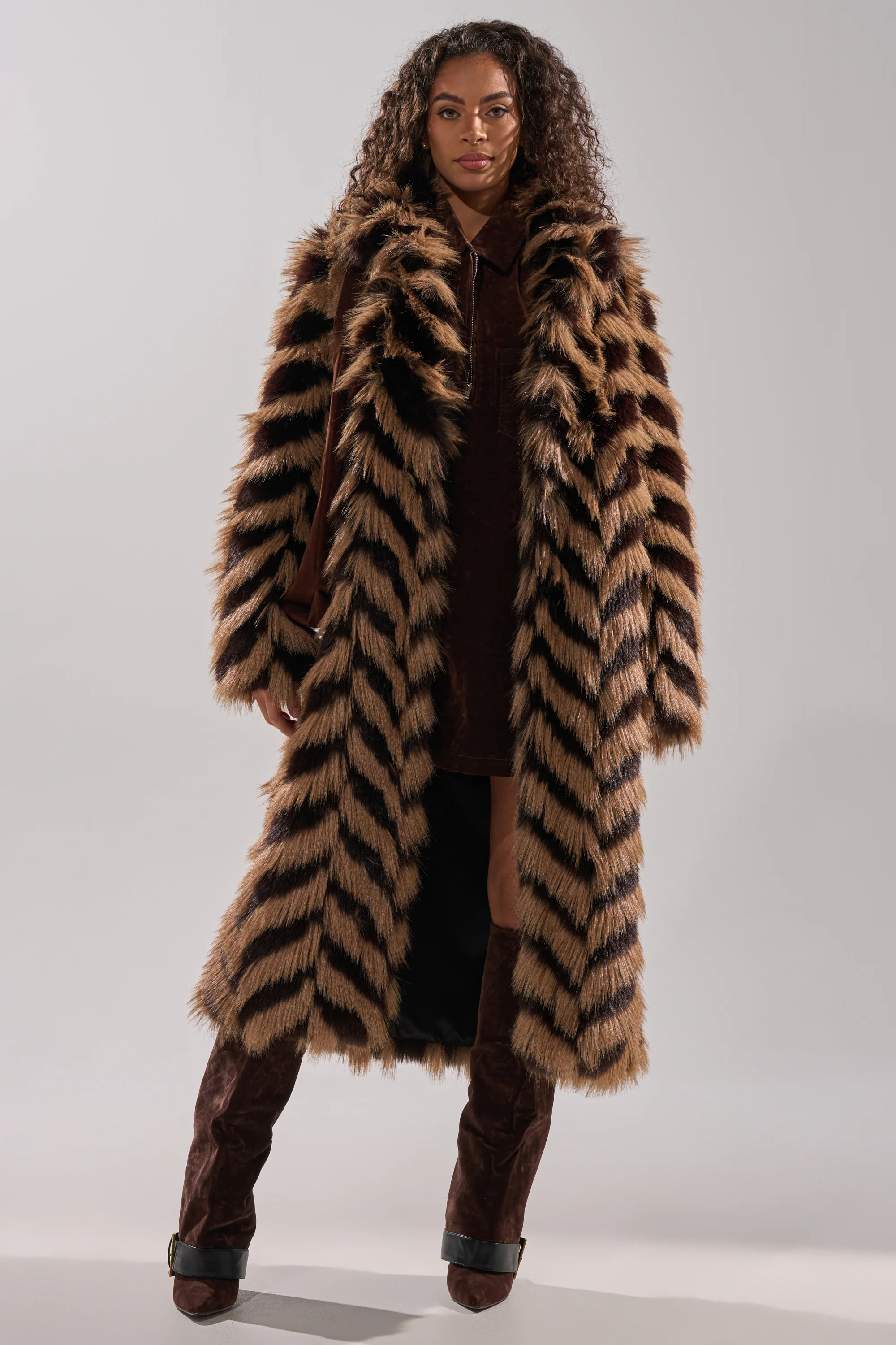 AUTUMN FAUX FUR COAT - Image 3