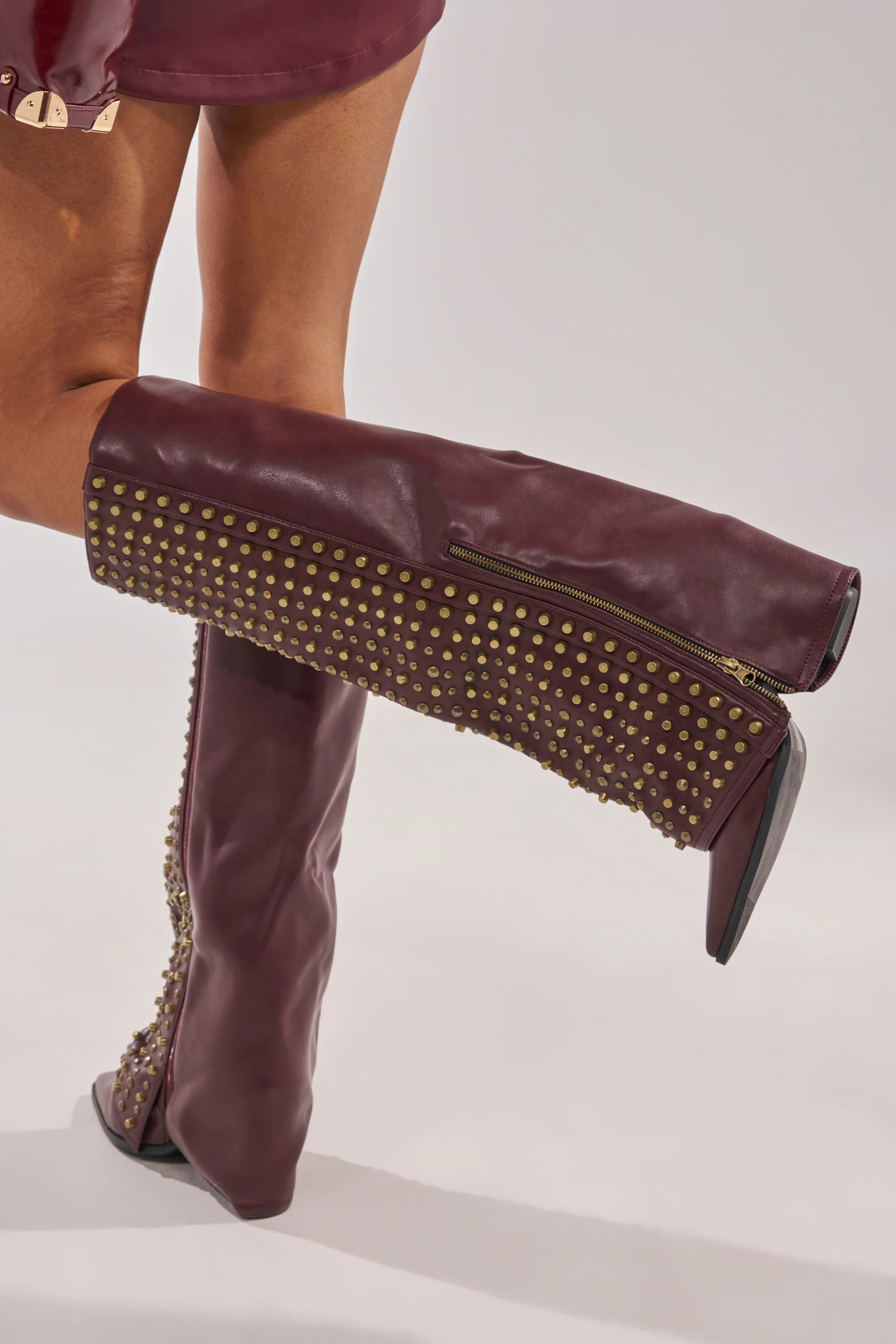 AZALEA WANG AGUSTUE BURGUNDY STUDDED WESTERN BOOT - Image 4