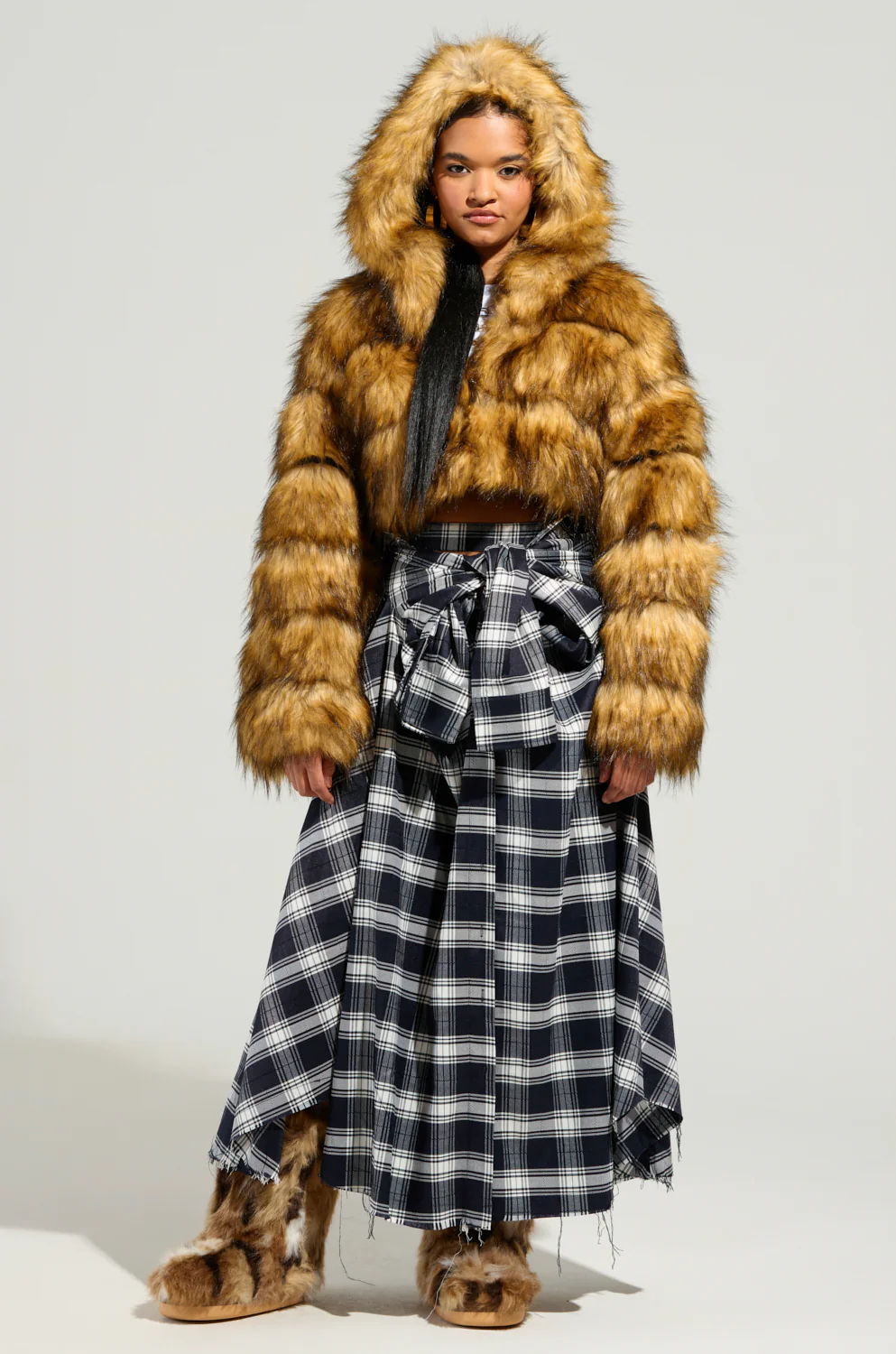 GRACELLE FAUX FUR CROPPED JACKET - Image 8