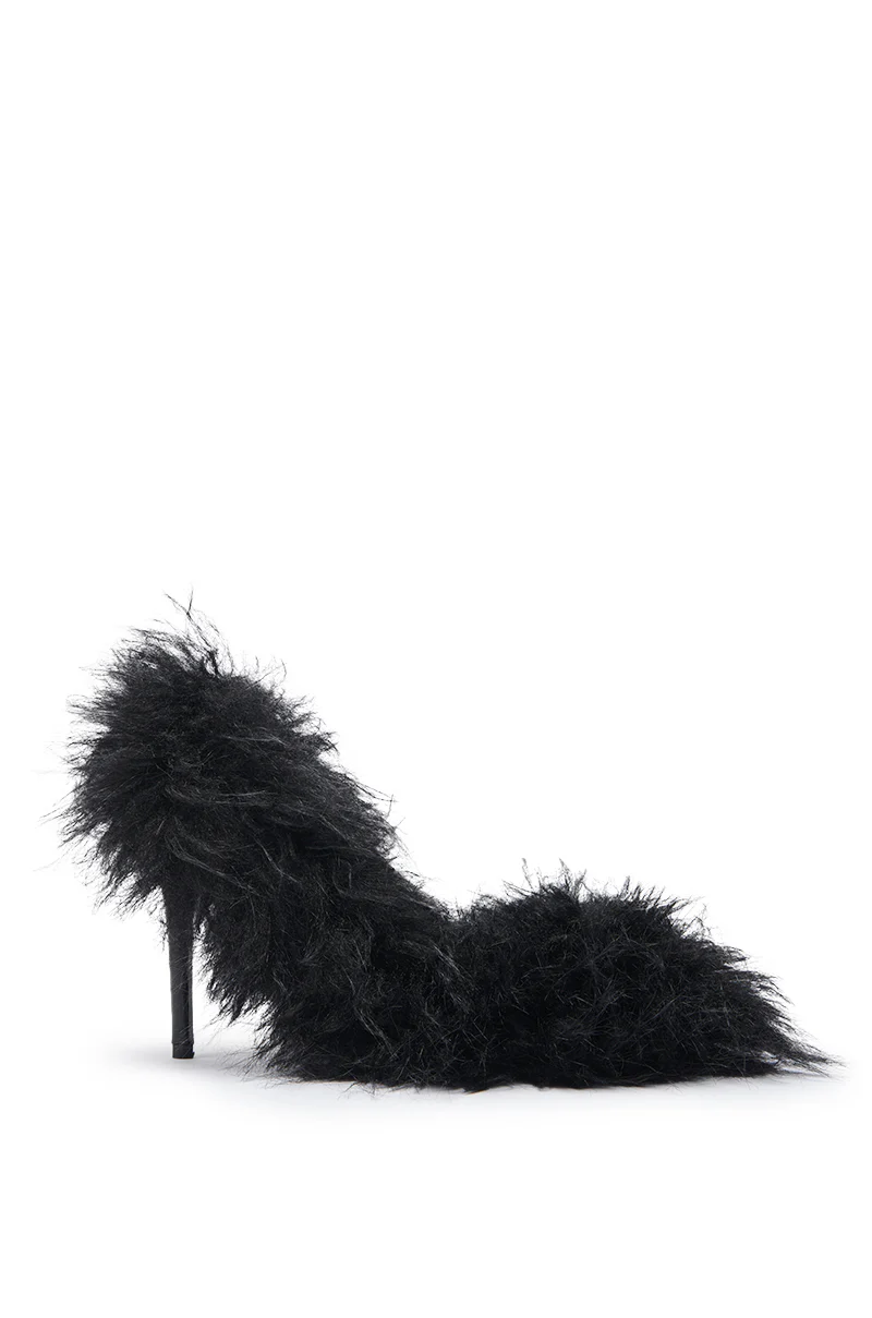 AZALEA WANG KURT BLACK FUR EMBELLISHED PUMP - Image 8