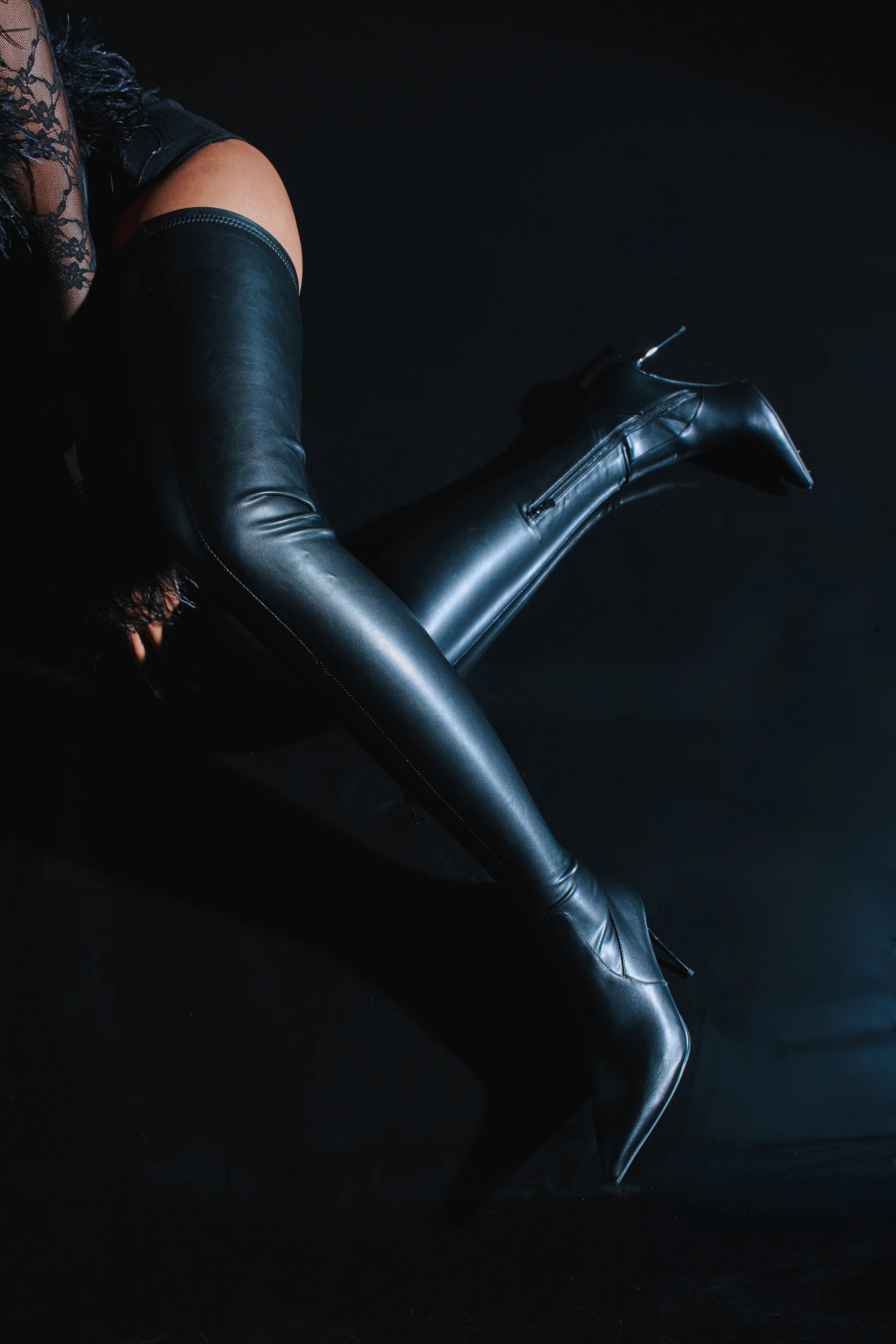 AZALEA WANG MILANDRA BLACK THIGH HIGH SEXY BOOT - Image 2