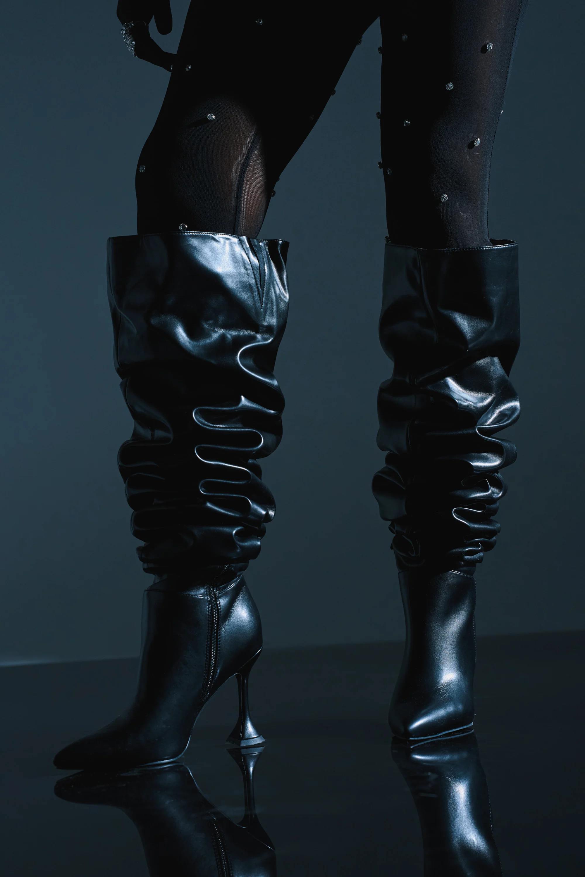 AZALEA WANG STEPHAN BLACK BOOT - Image 4