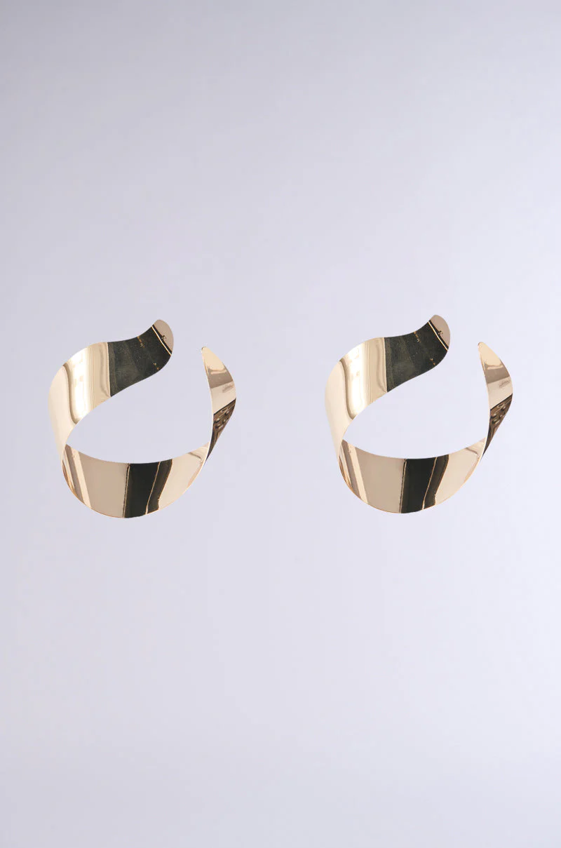 BENT OUTTA SHAPE EARRING - Image 3