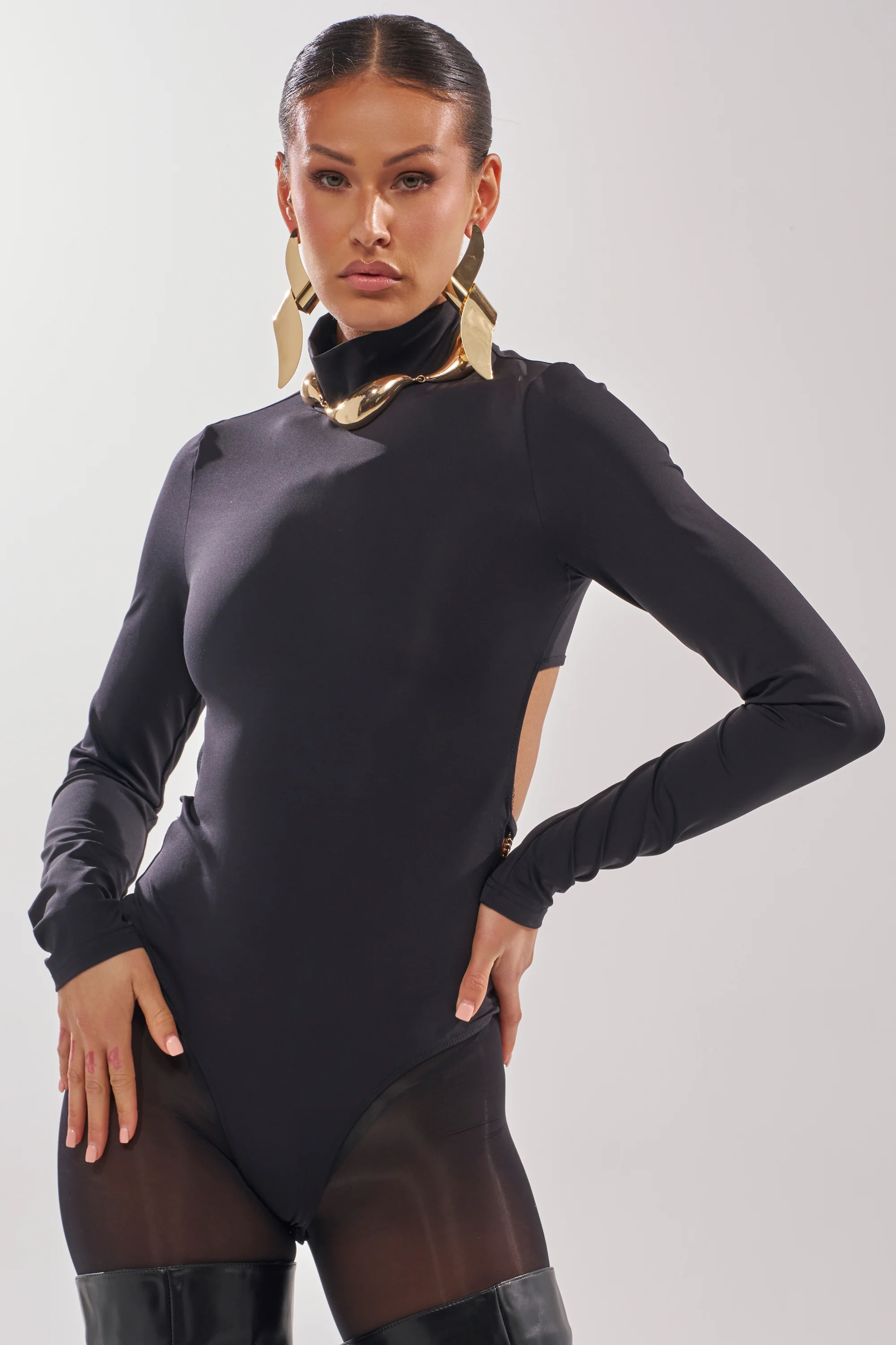BLACK OUT MOCK NECK OPEN BACK BODYSUIT - Image 3