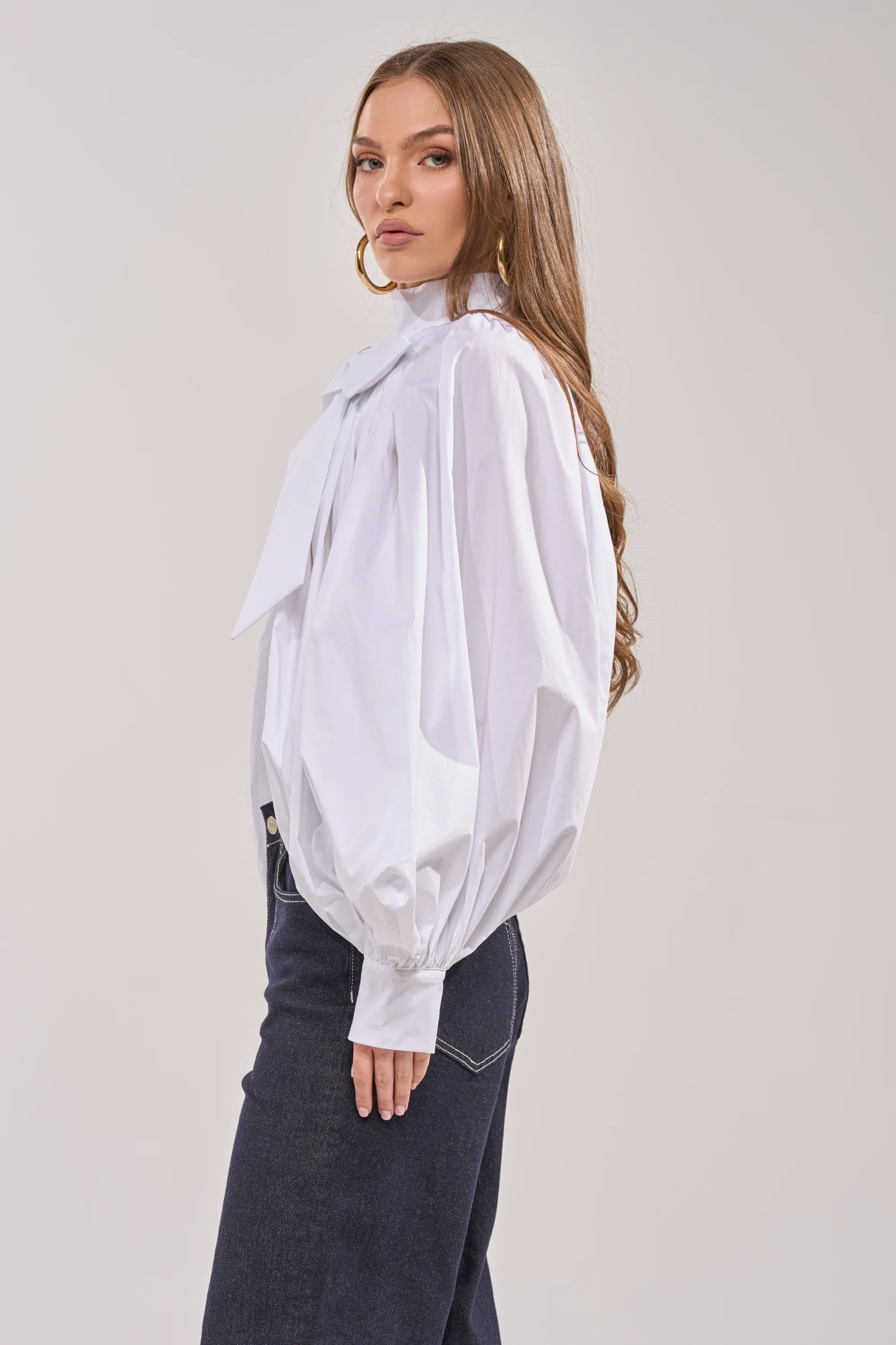 BLACK TIE AFFAIR BLOUSE IN WHITE - Image 4
