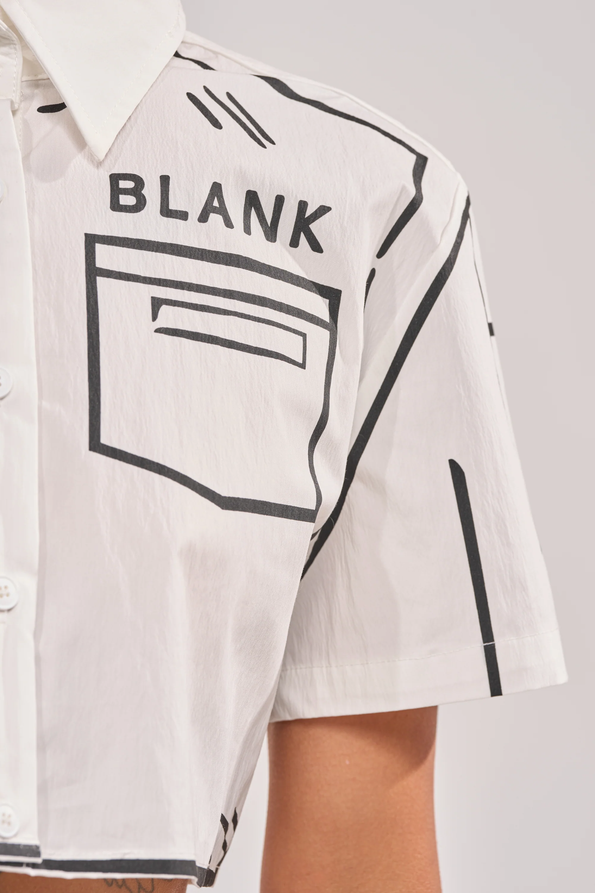 BLANK SPACE CROPPED SHORT SLEEVE BUTTON DOWN - Image 6