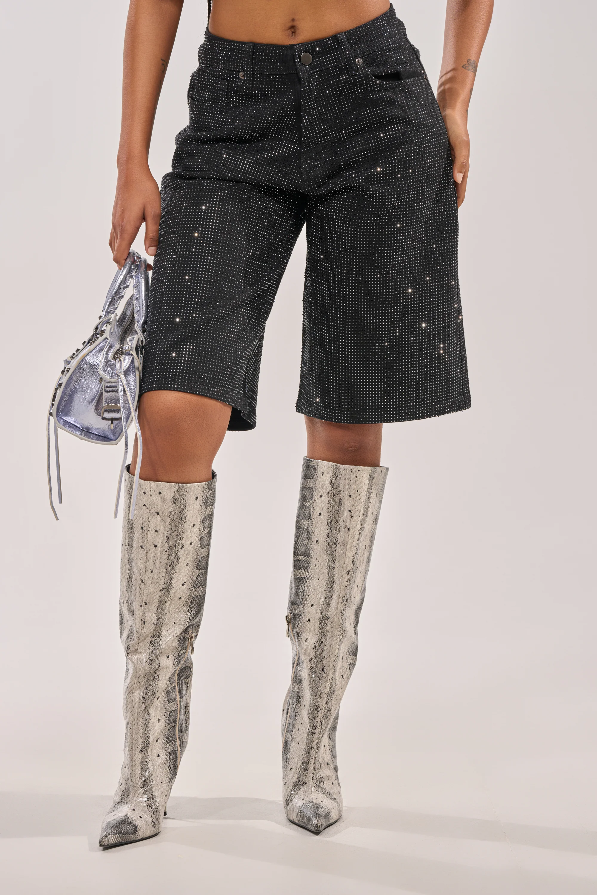 BLING BLING RHINESTONE BERMUDA DENIM SHORT IN BLACK - Image 5