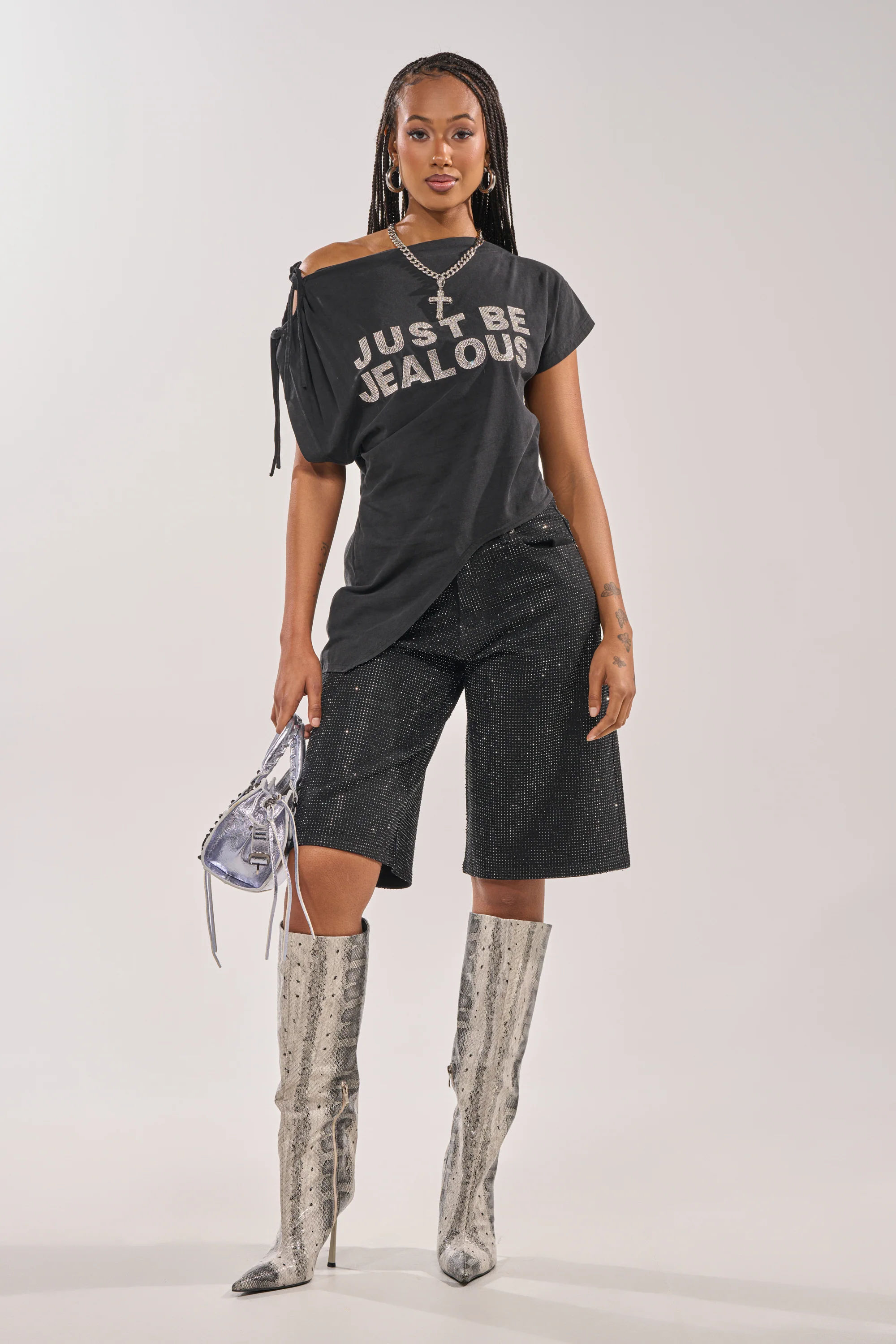 BLING BLING RHINESTONE BERMUDA DENIM SHORT IN BLACK - Image 8