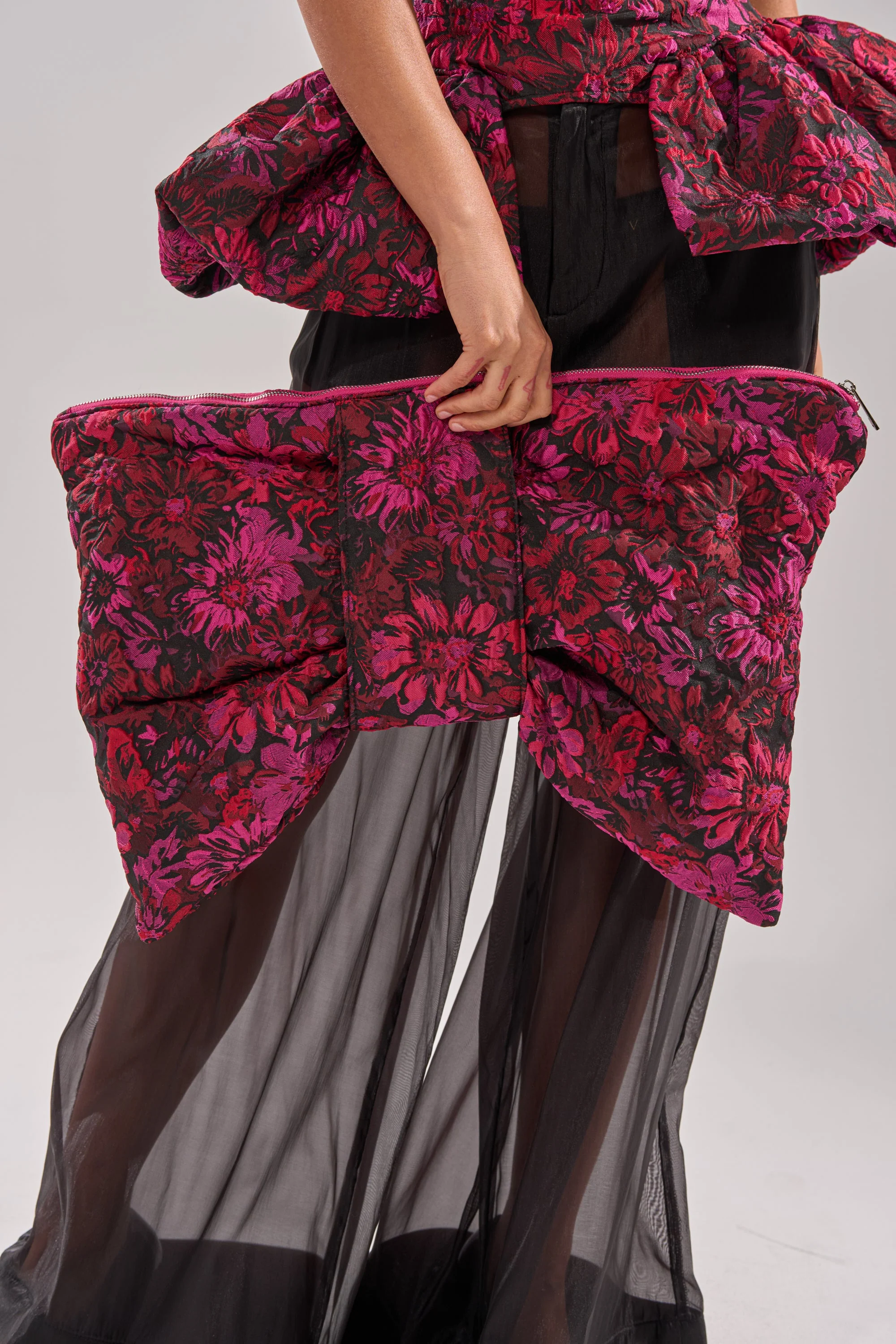 BOWTIFUL OVERSIZED CLUTCH - Image 4