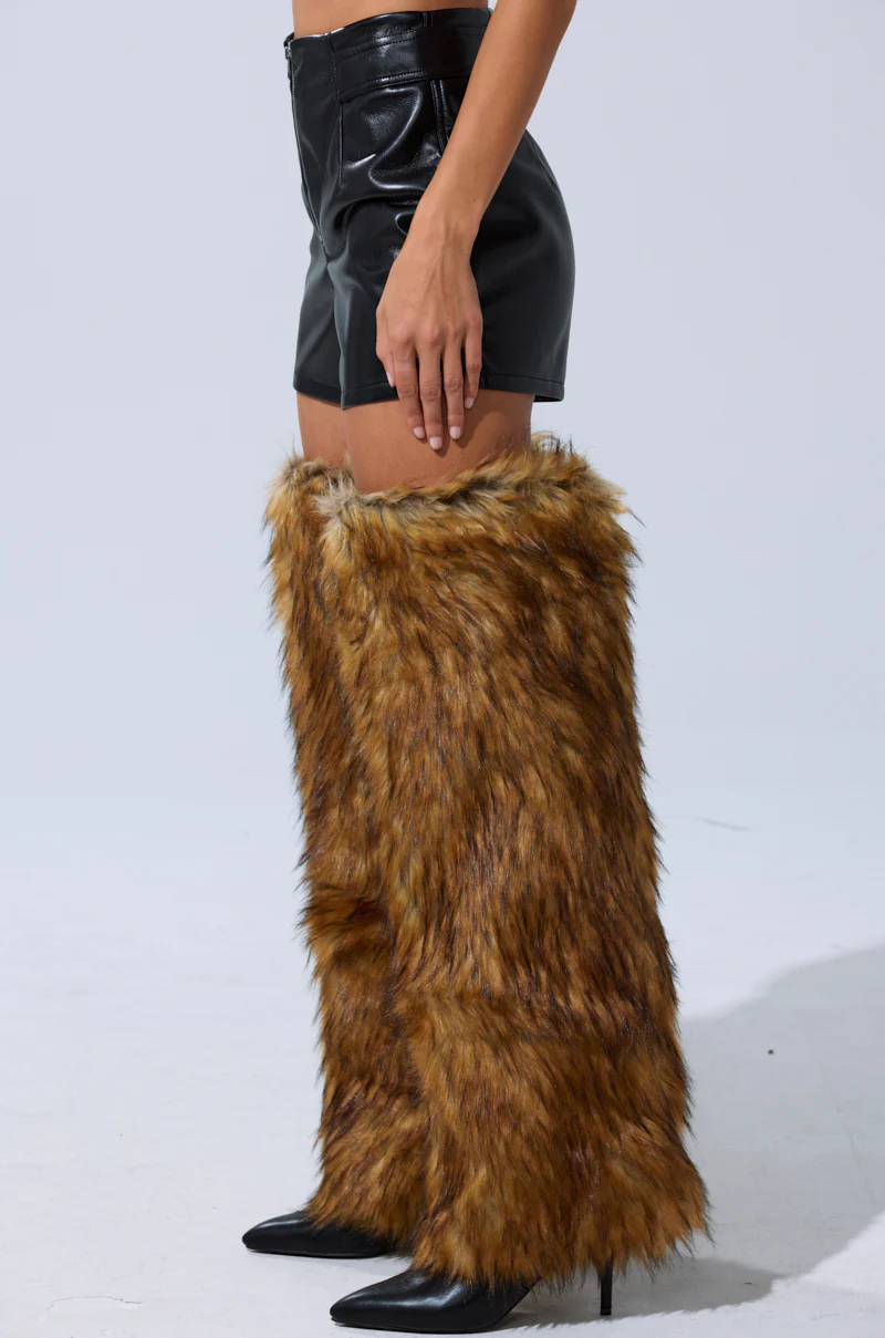 BUILD ME UP FAUX LEATHER SHORT - Image 5