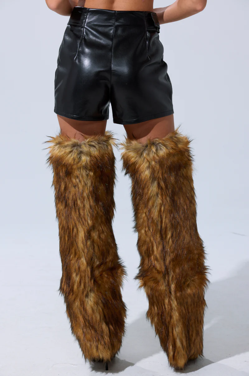 BUILD ME UP FAUX LEATHER SHORT - Image 7