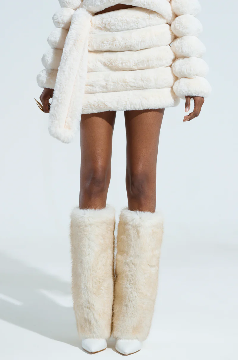BUNNY FAUX FUR MINI SKIRT - Image 3