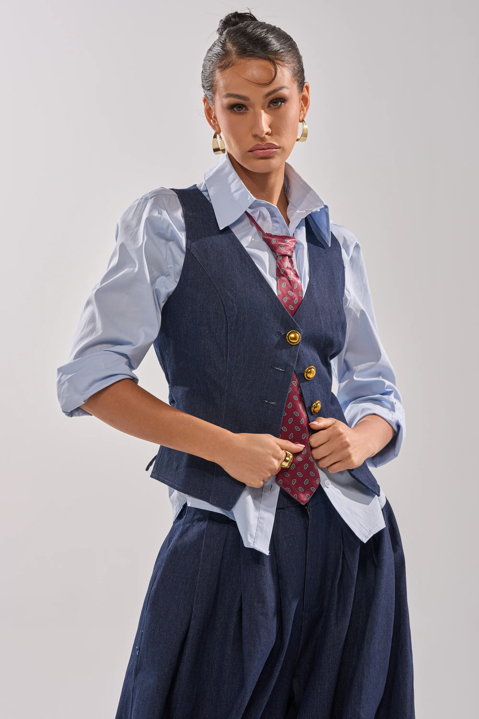 BUSINESS IN THE FRONT BUTTON DOWN - Image 3