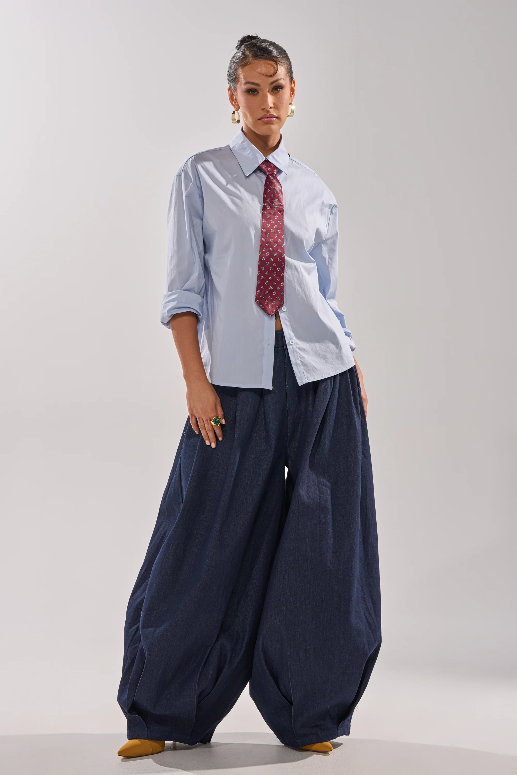 BUSINESS IN THE FRONT BUTTON DOWN - Image 9