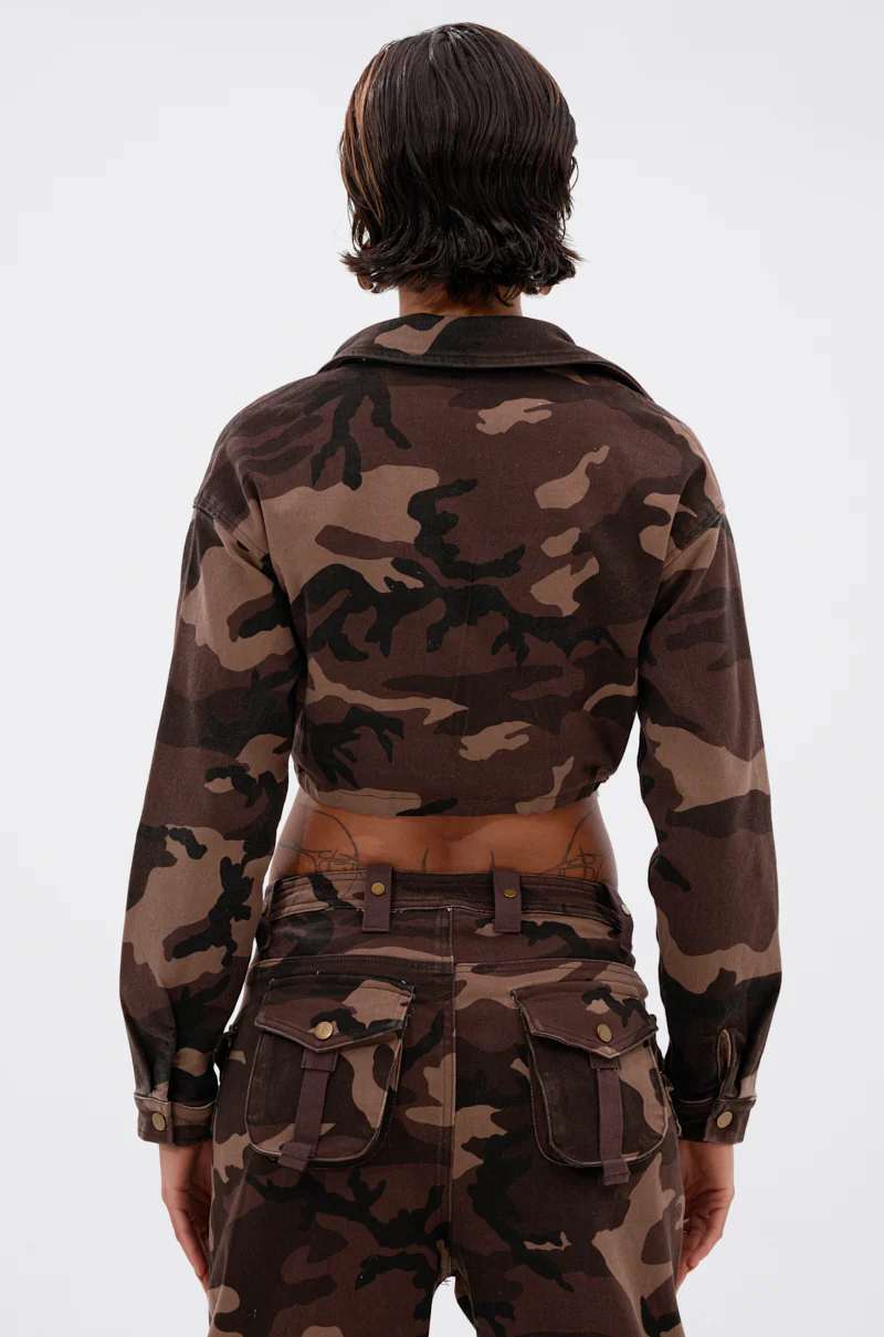 CANT SEE ME BROWN CAMO CROPPED BUTTON DOWN - Image 5
