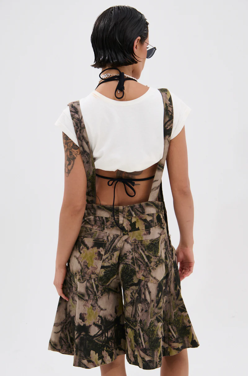 CARMINE CAMO OVERSIZED OVERALL SHORTS - Image 5