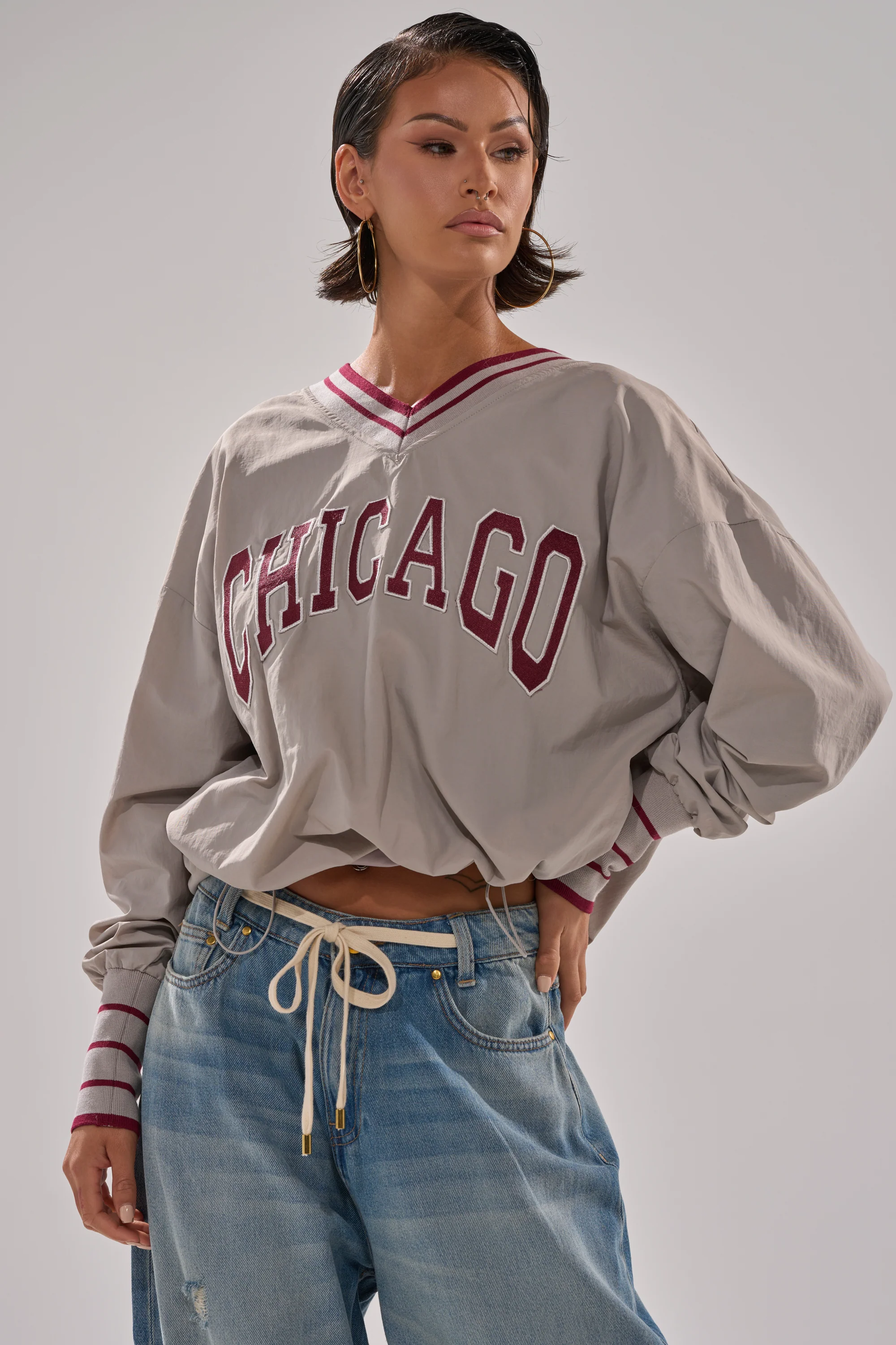 CHICAGO V-NECK SWEATSHIRT - Image 2