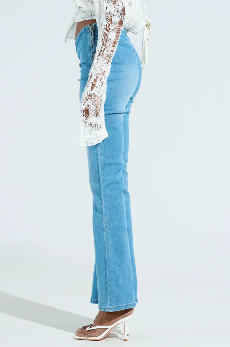 CINCHED UP DENIM PANTS IN MEDIUM WASH - Image 4