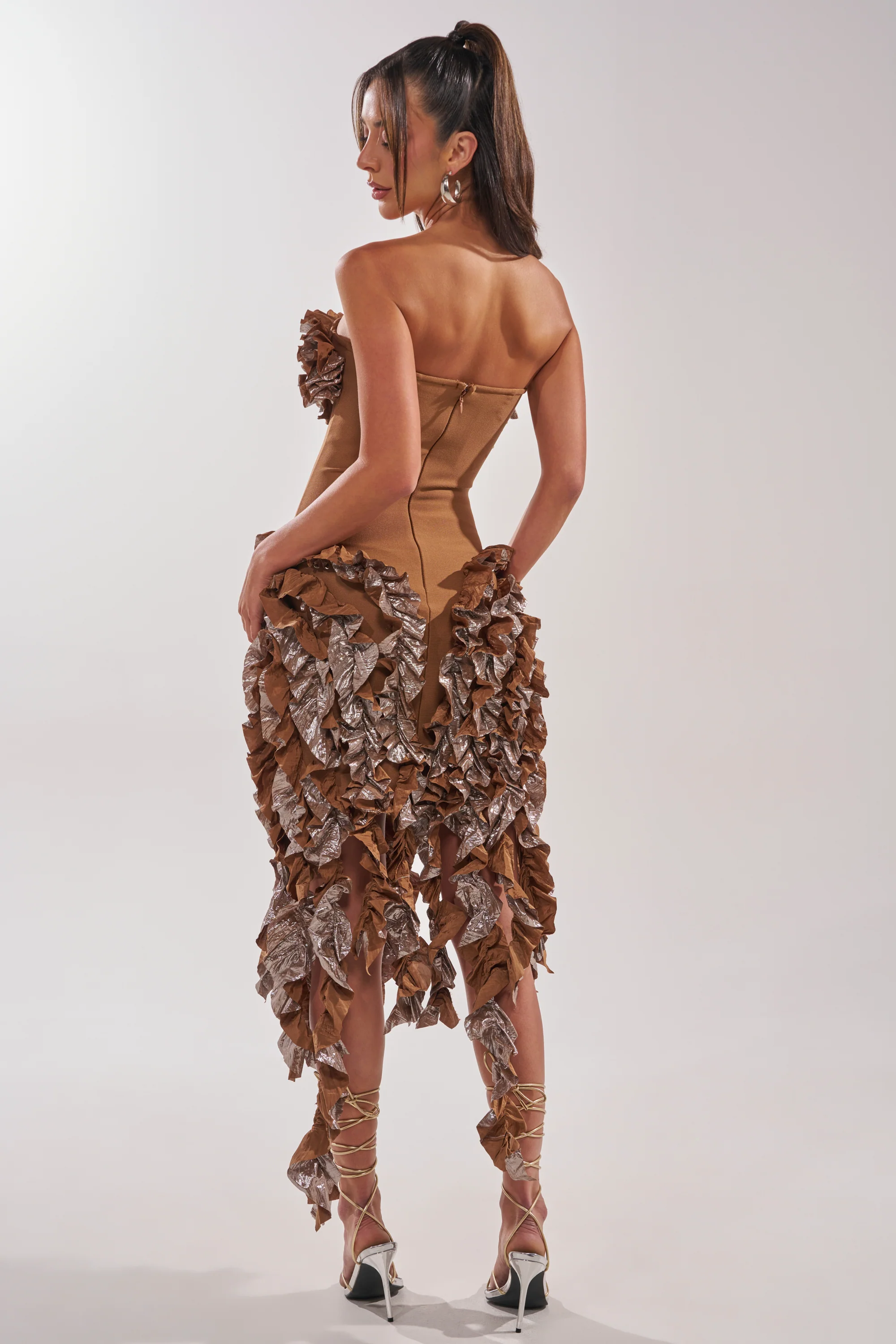 CITY LIGHTS RUFFLE MIDI DRESS IN BRONZE - Image 6