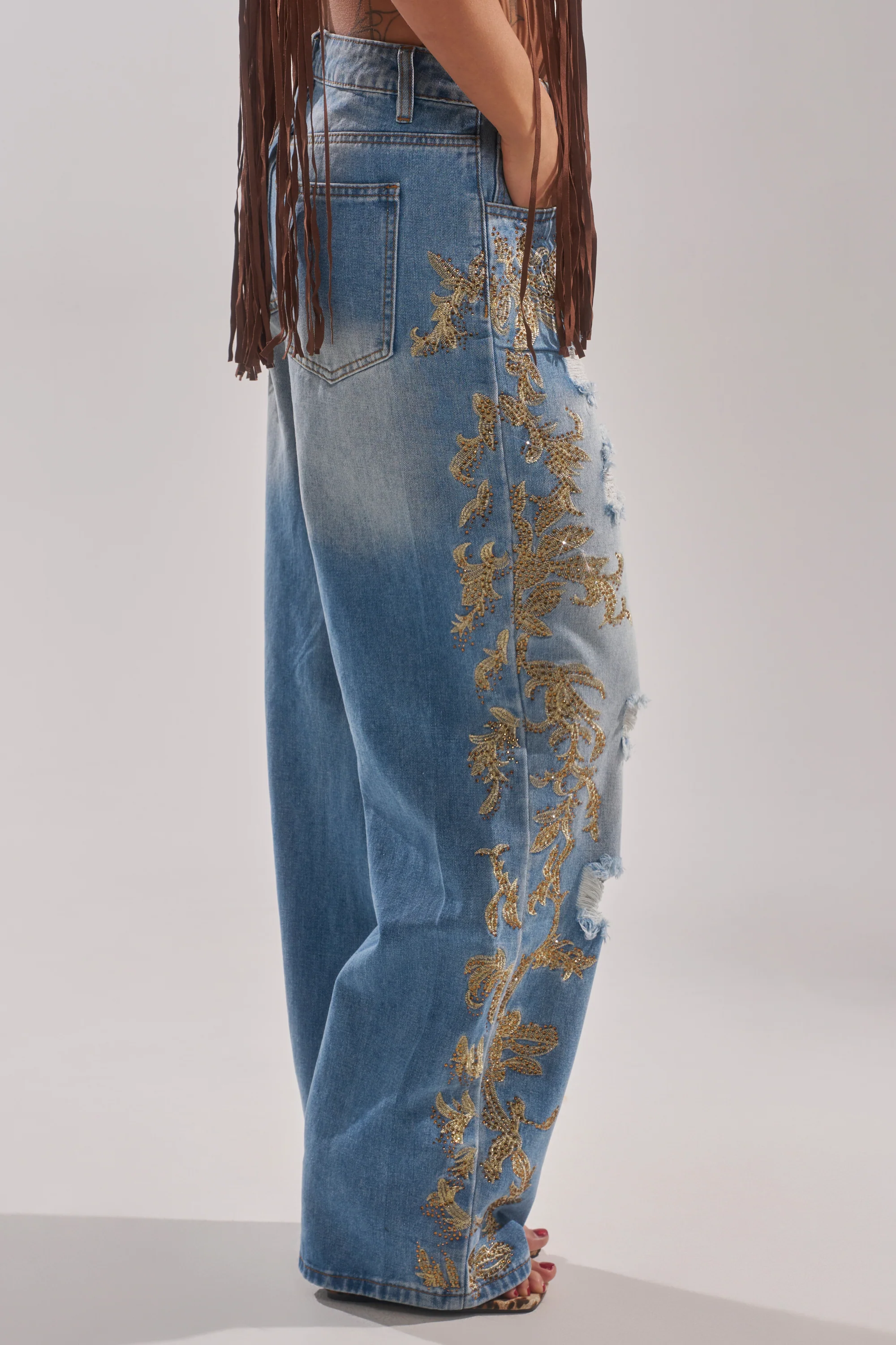 CLEO GOLDEN DISTRESSED STRAIGHT DENIM PANT - Image 3