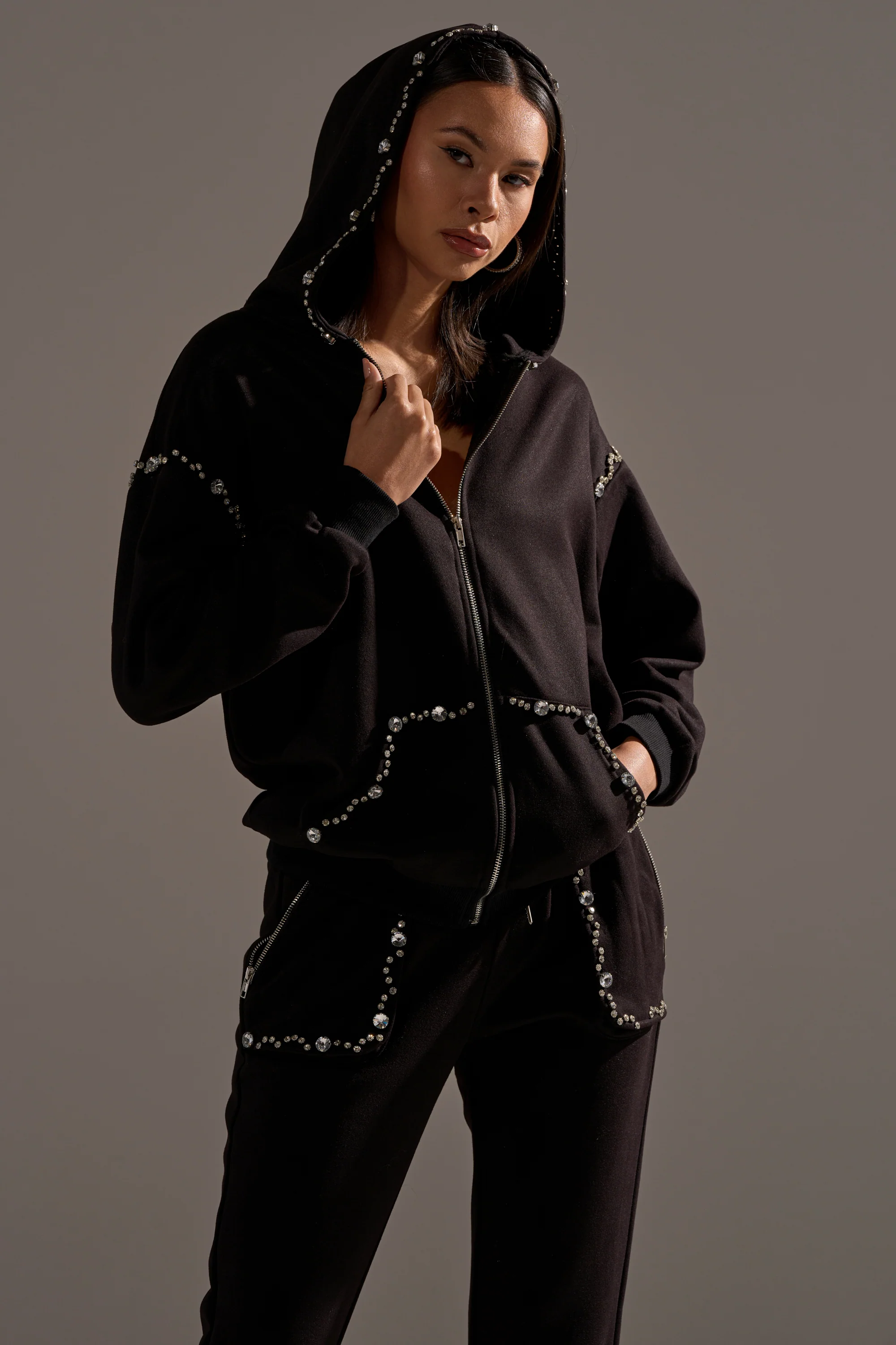 COZY HOLIDAY RHINESTONE ZIP UP SWEATSHIRT IN BLACK - Image 18
