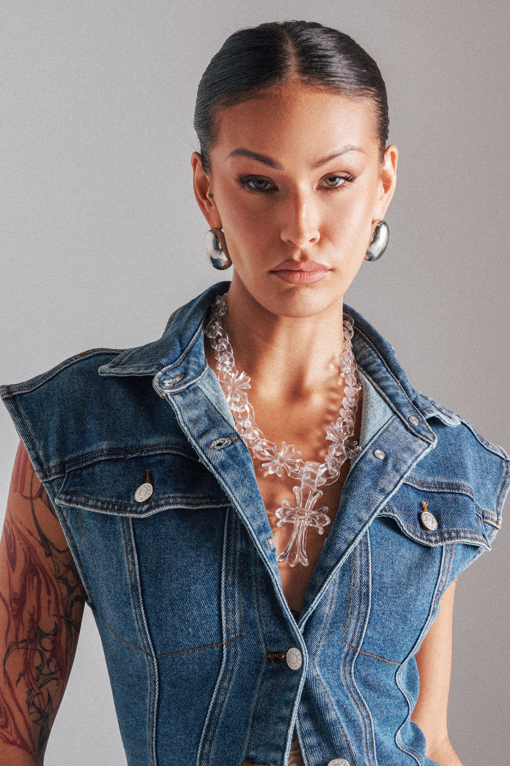 CROSS ME CLEAR NECKLACE - Image 2