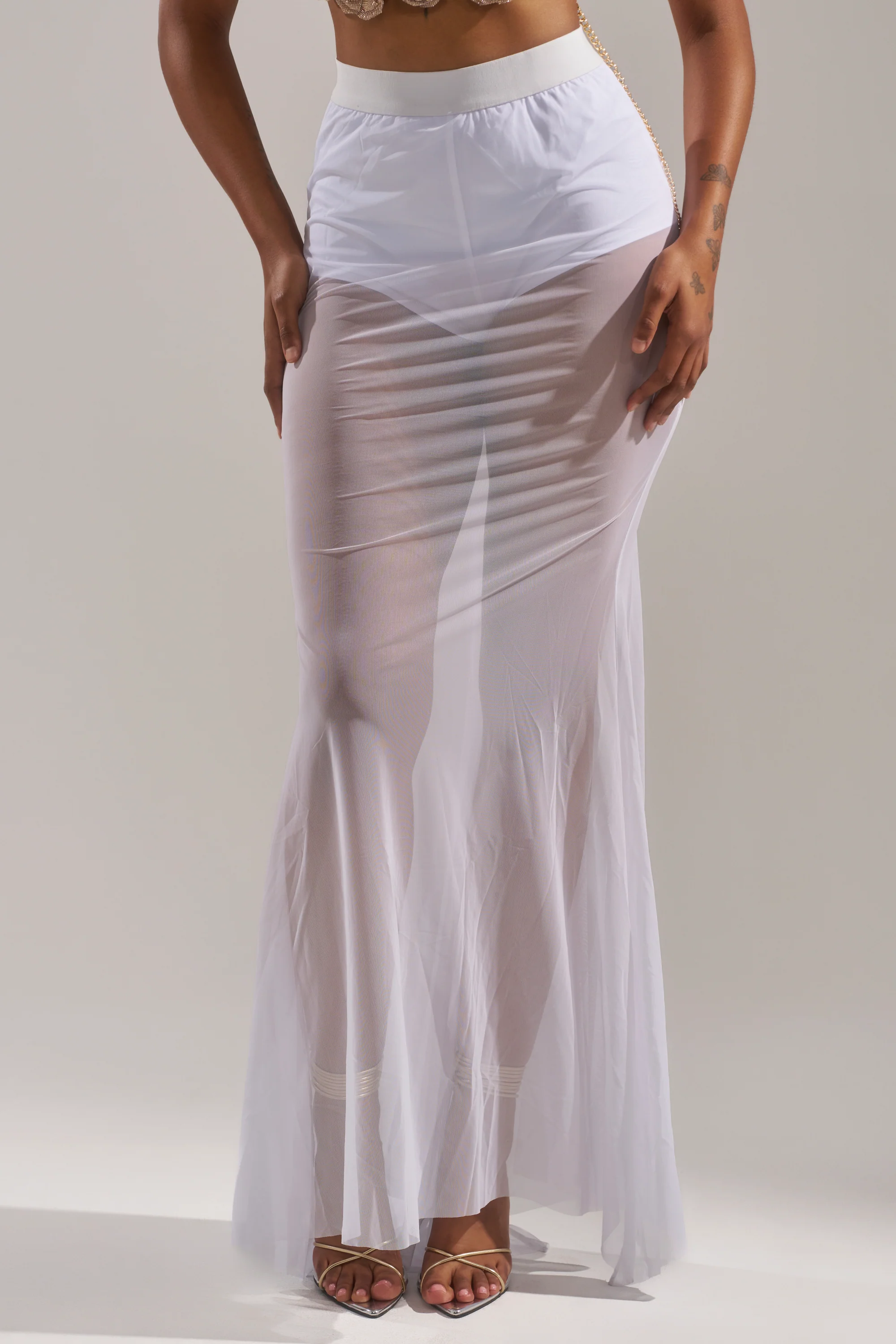 DANCING QUEEN MESH MAXI SKIRT IN WHITE - Image 3