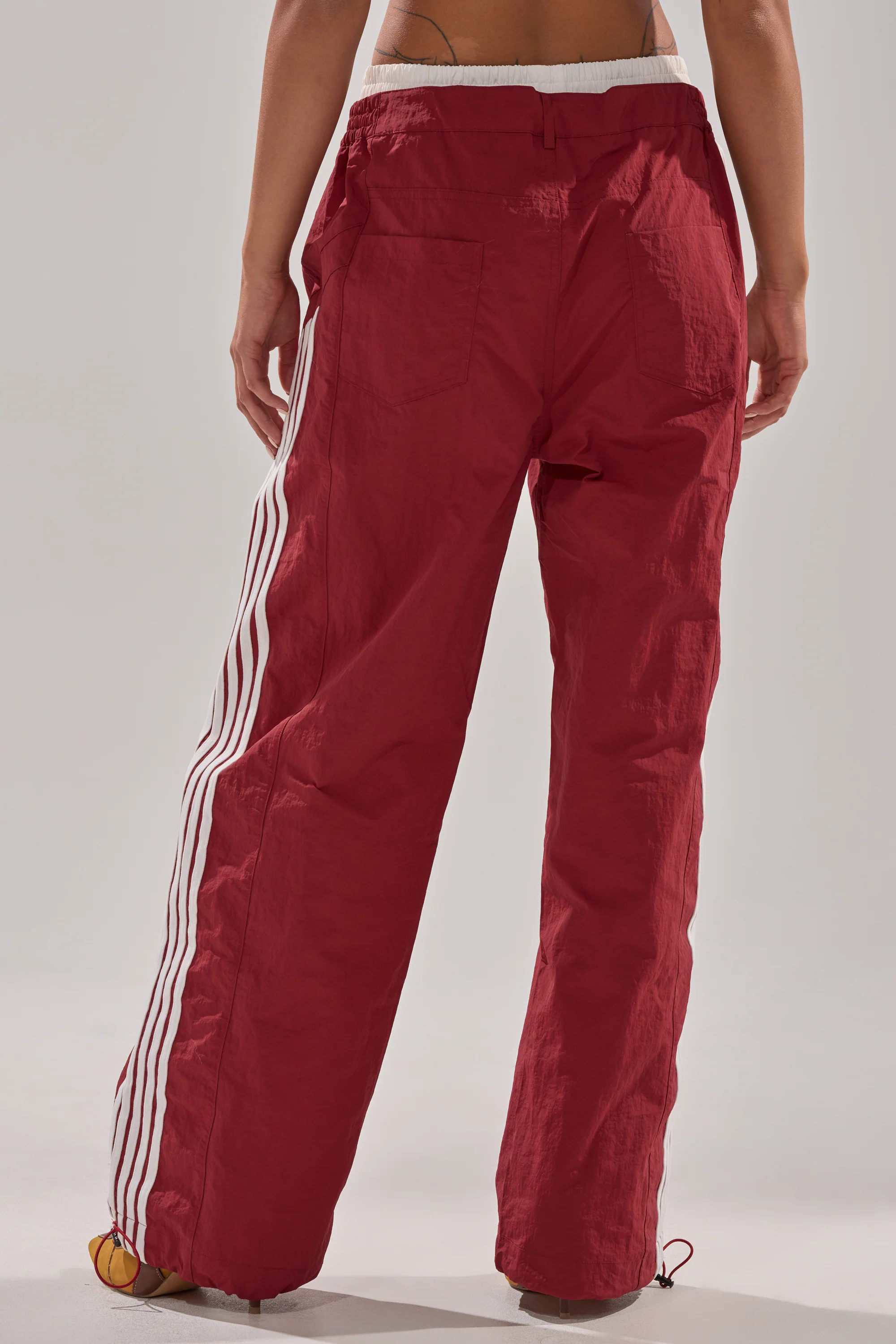 DENNIS TRACK PANT IN BURGUNDY - Image 4