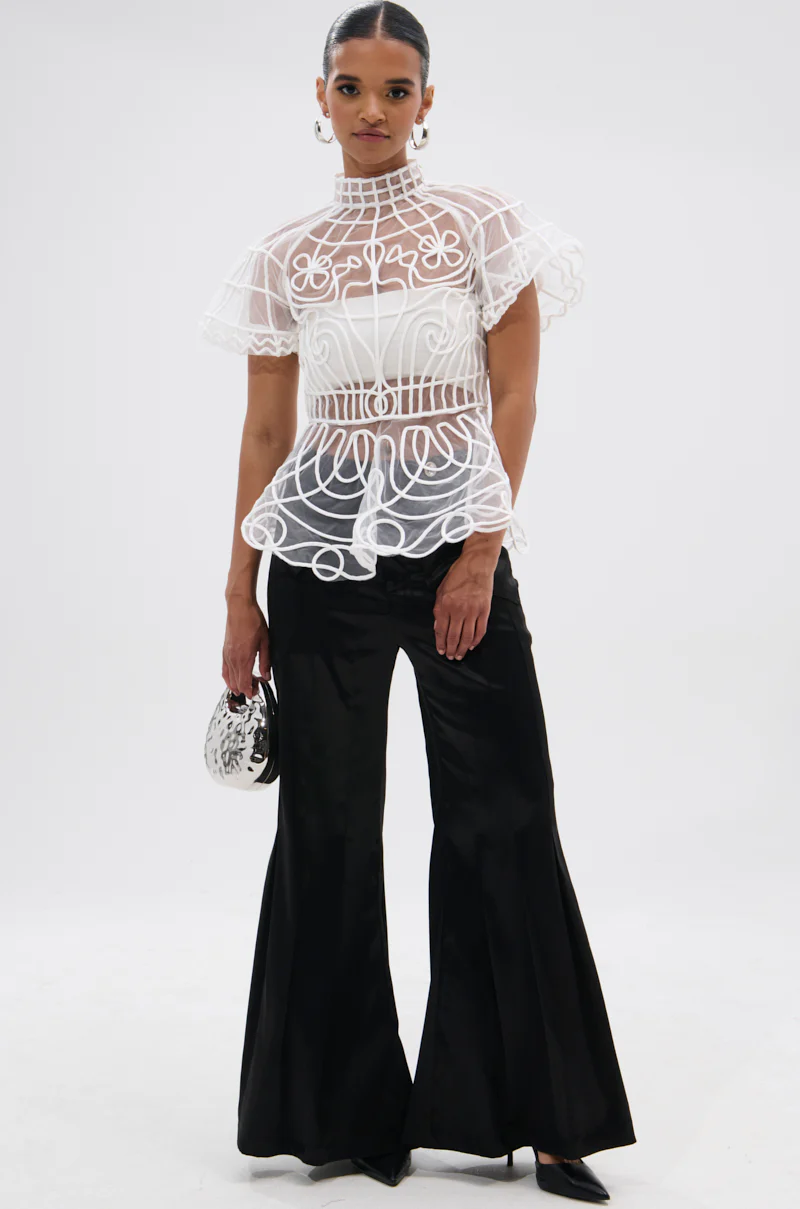 DOLL FACE SHORT SLEEVE STRUCTURED BLOUSE - Image 6