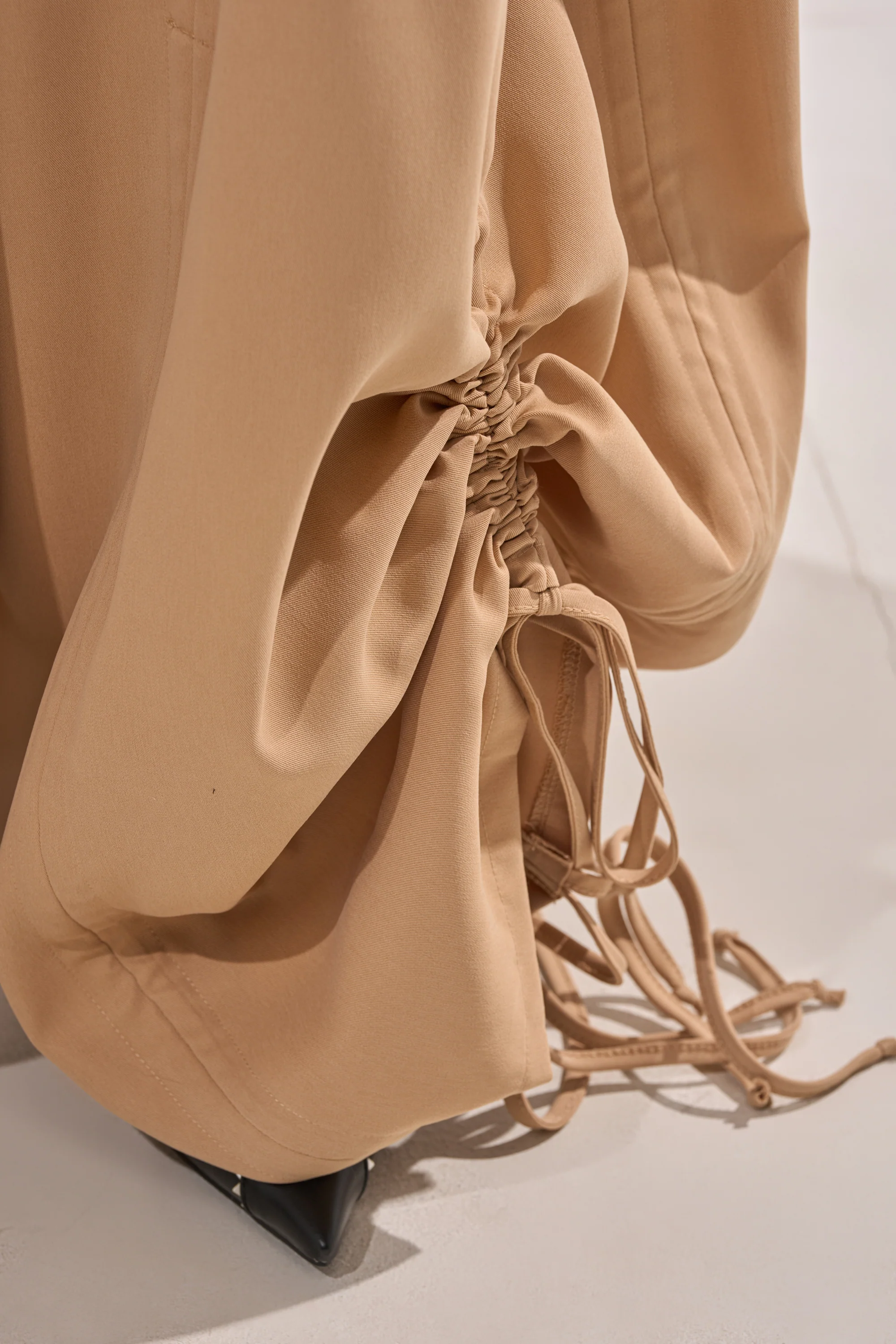 DRAMA RUCHED JOGGER IN KHAKI - Image 11