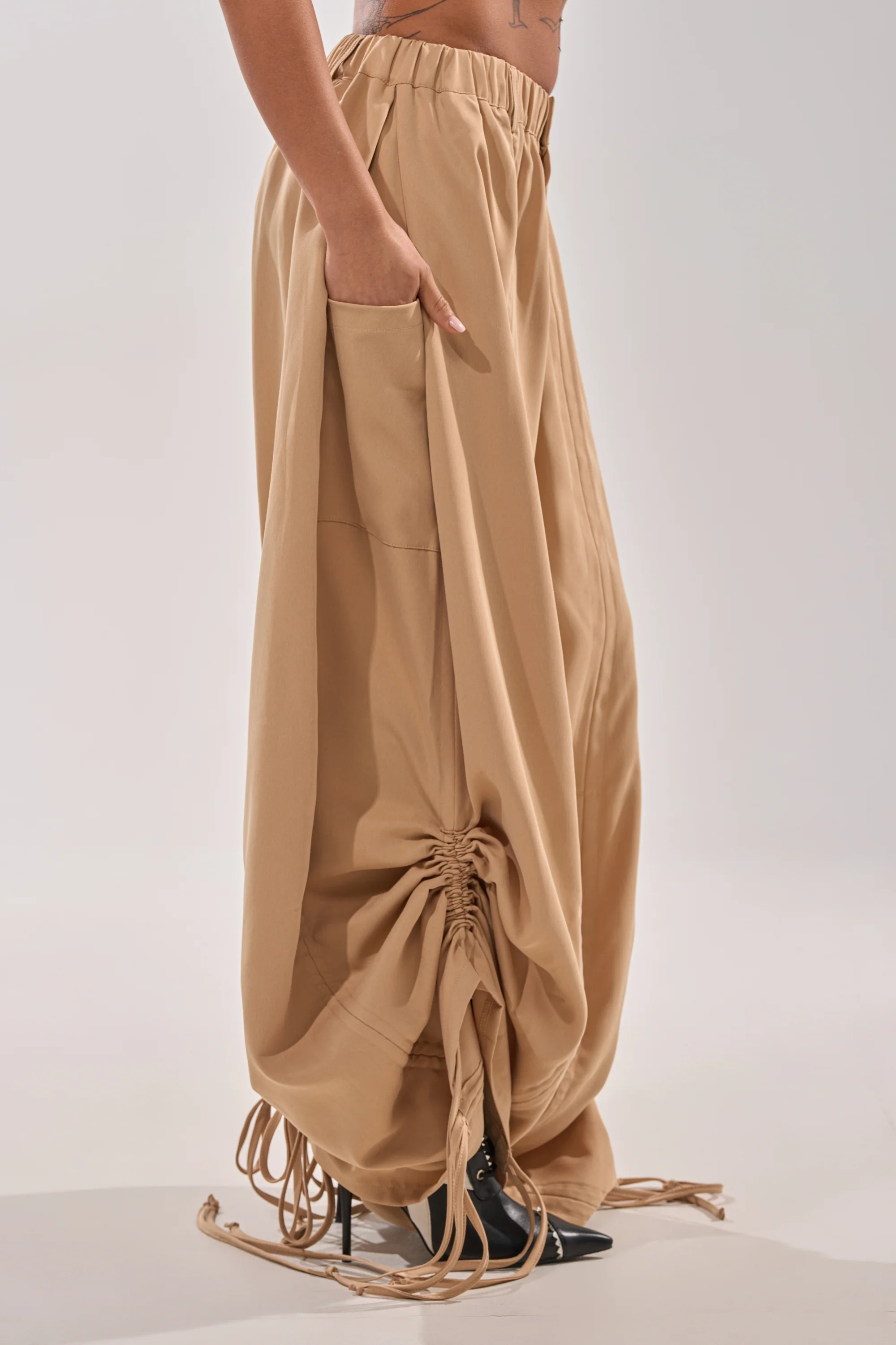 DRAMA RUCHED JOGGER IN KHAKI - Image 6