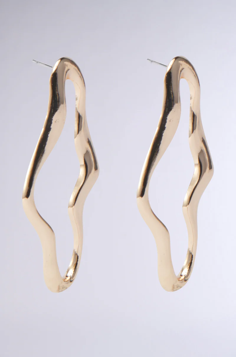 OUTTA SHAPE GOLD EARRING - Image 5